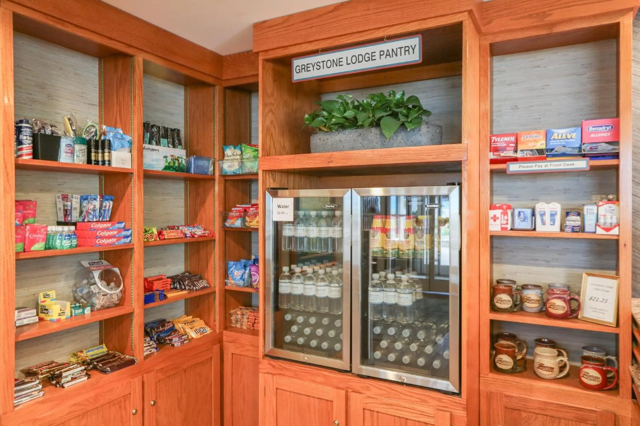 Shopping Area in Greystone Lodge on the River