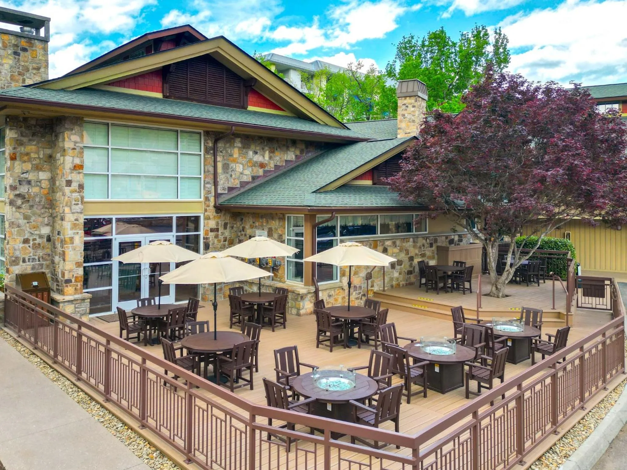 Patio in Greystone Lodge on the River