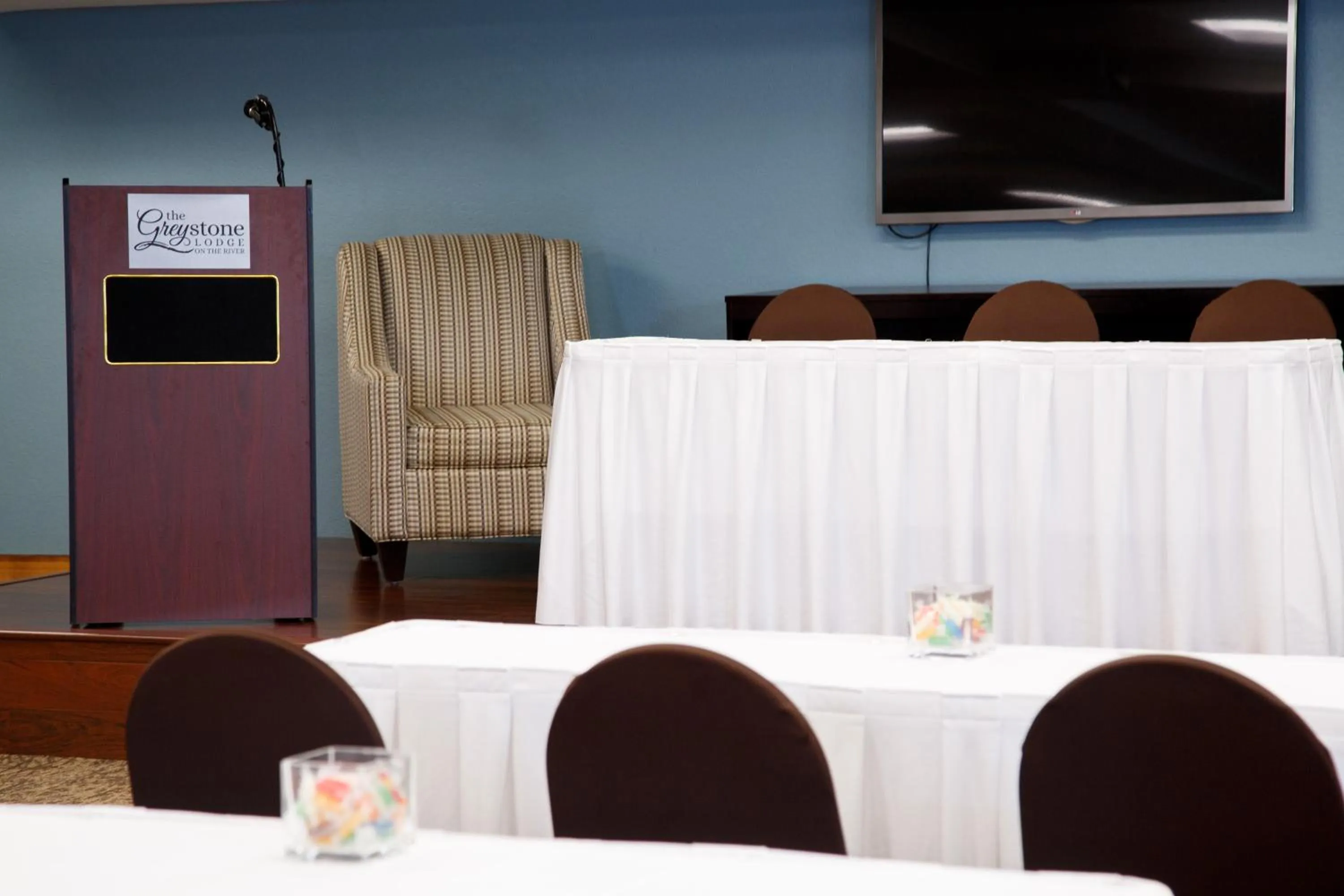 Meeting/conference room in Greystone Lodge on the River