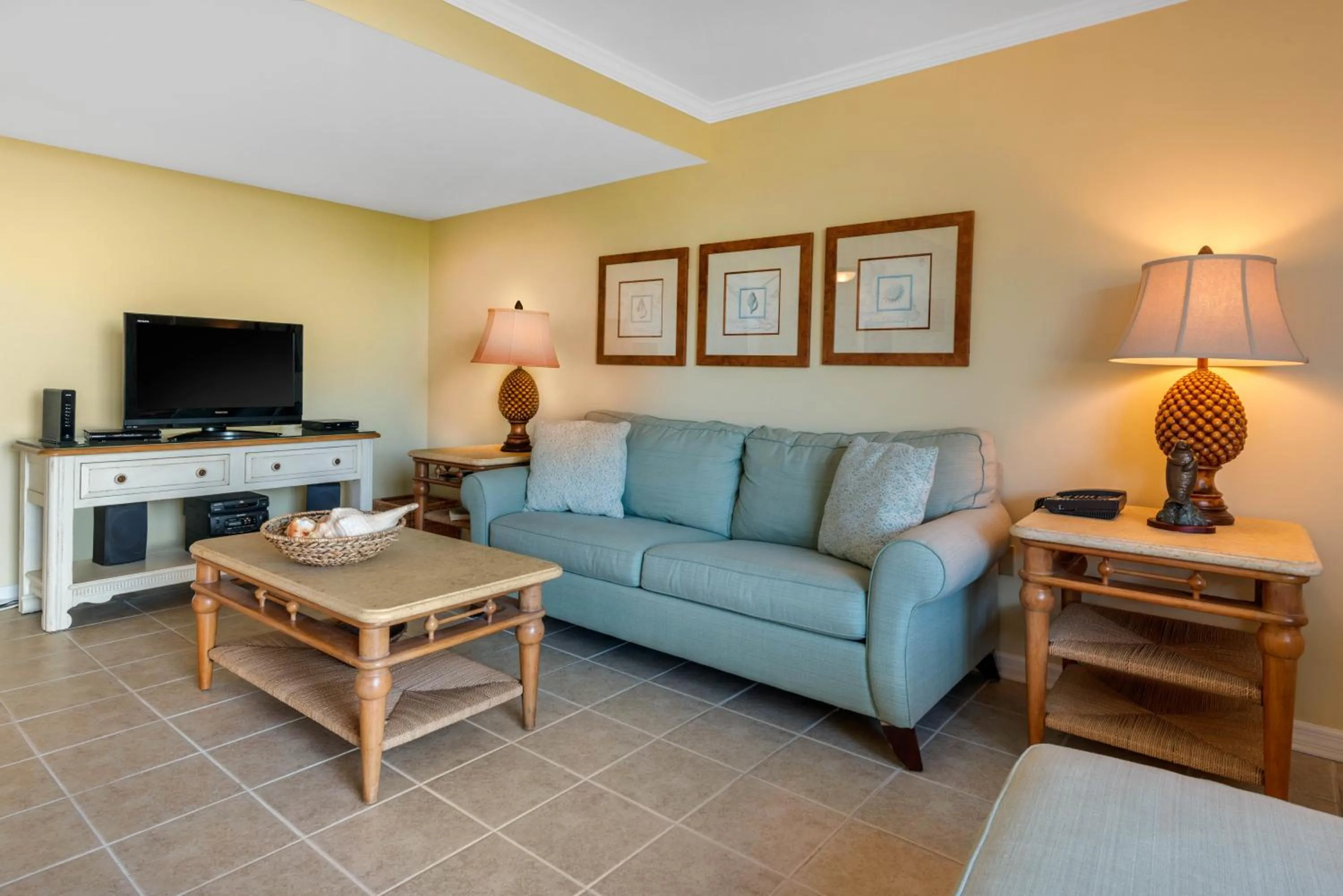 Photo of the whole room in Villas Of Amelia Island