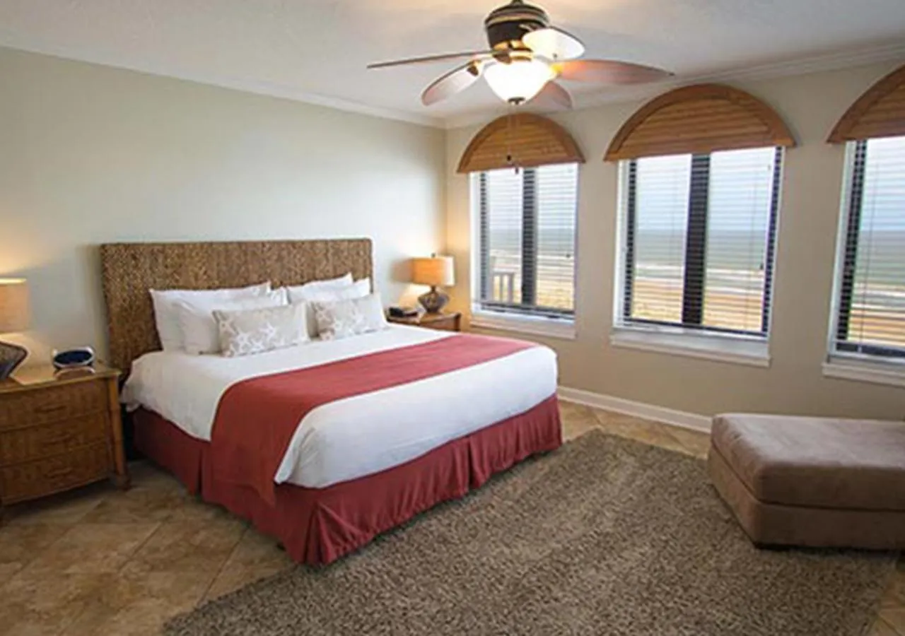 Bedroom, Bed in Villas Of Amelia Island