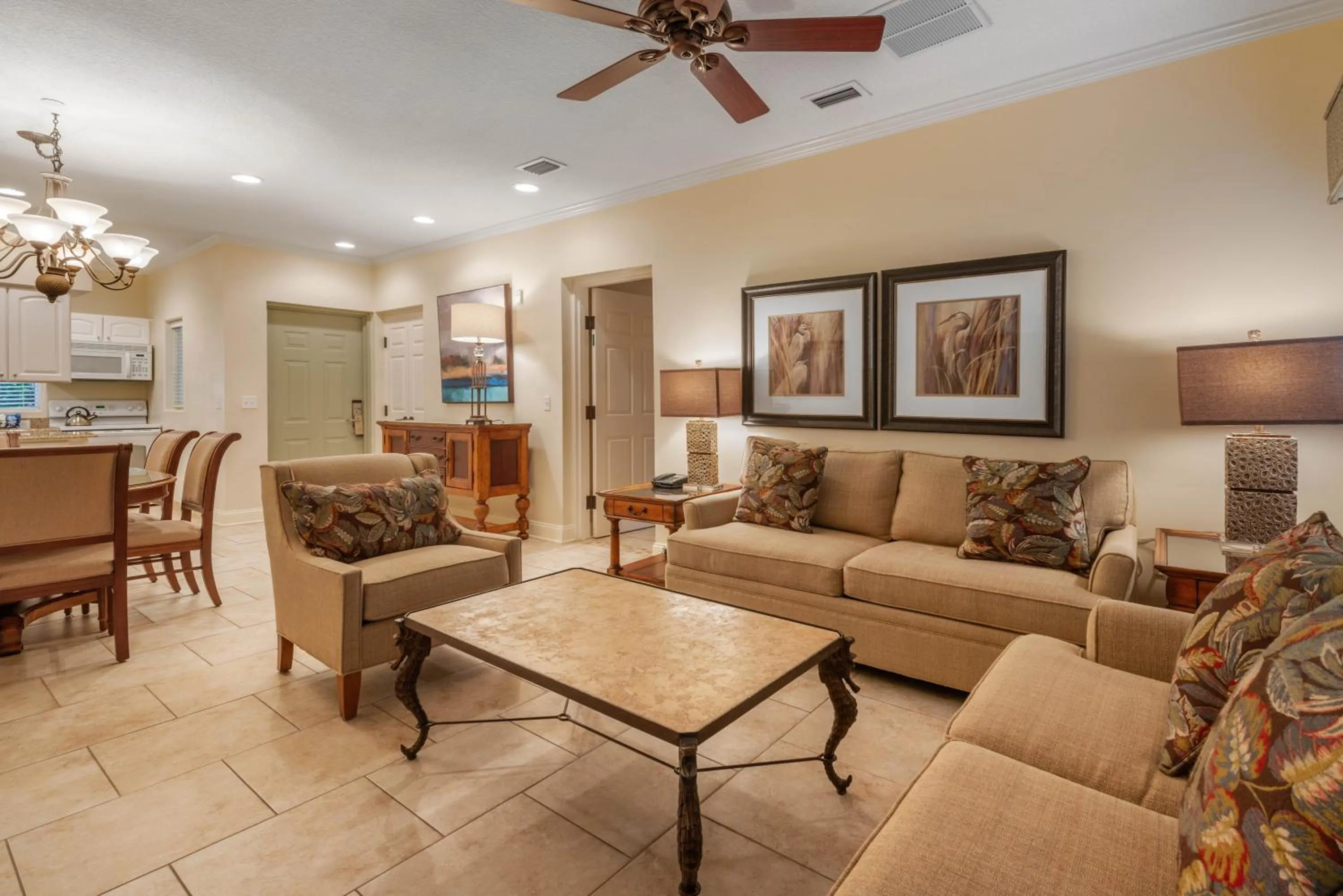 Photo of the whole room in Villas Of Amelia Island