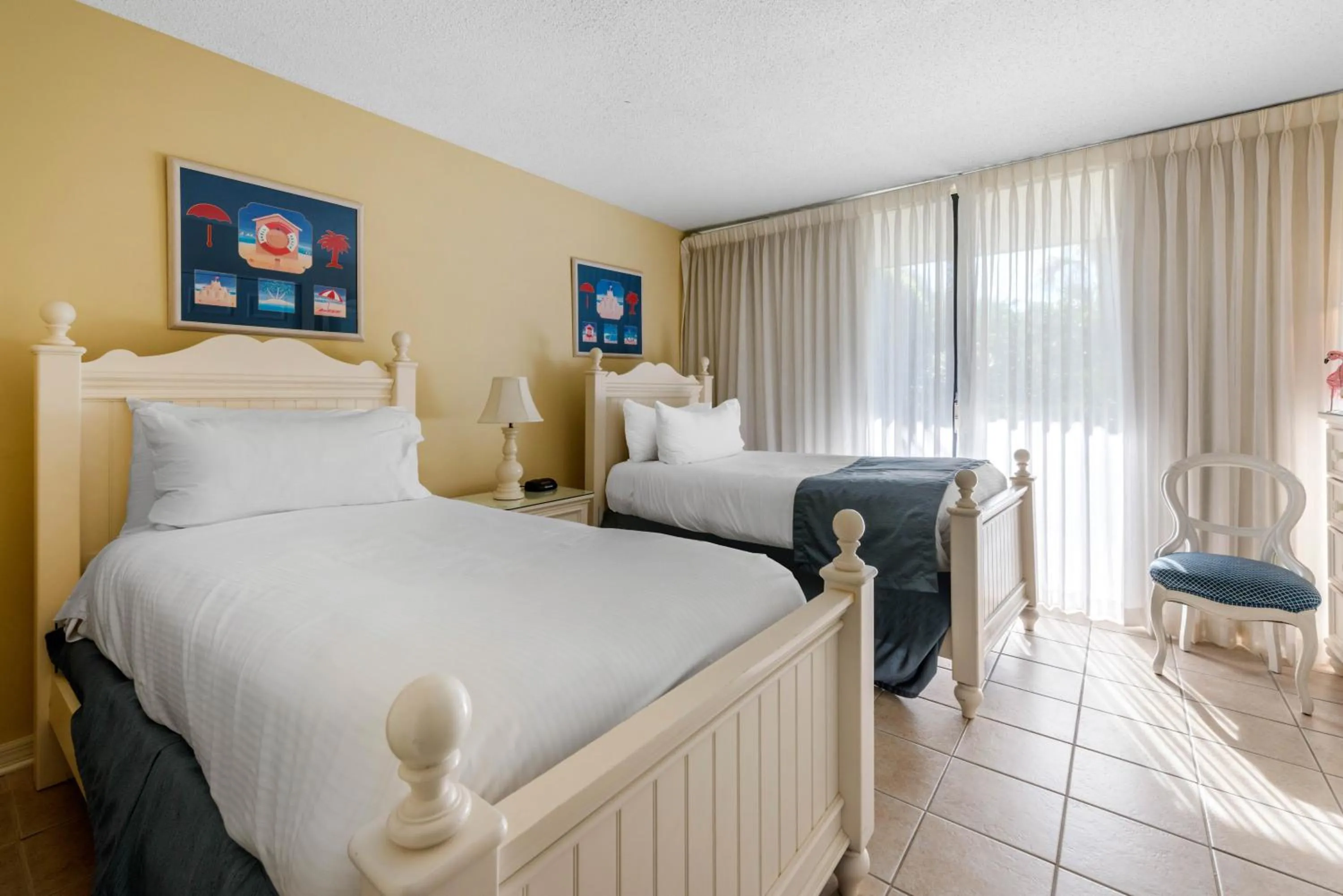 Photo of the whole room, Bed in Villas Of Amelia Island