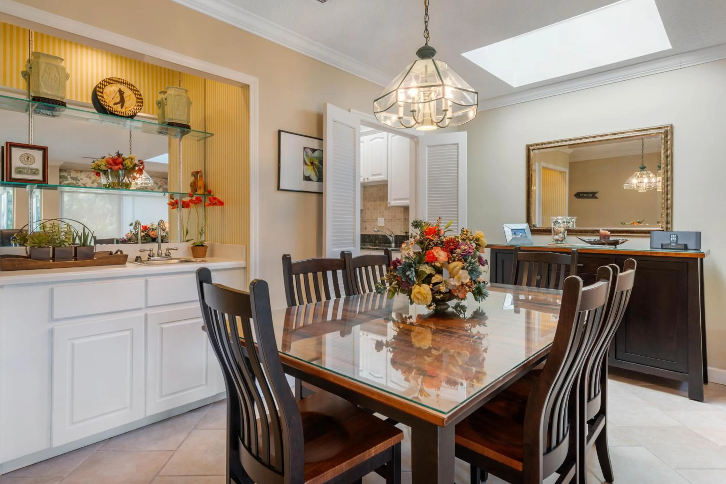 Photo of the whole room in Villas Of Amelia Island