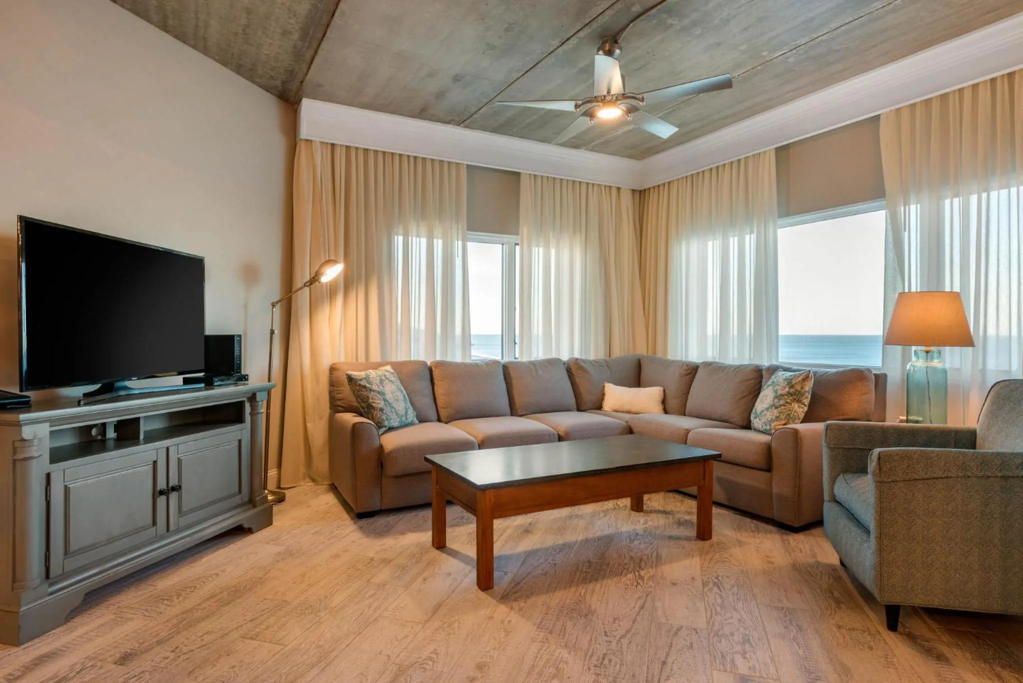 Photo of the whole room in Villas Of Amelia Island