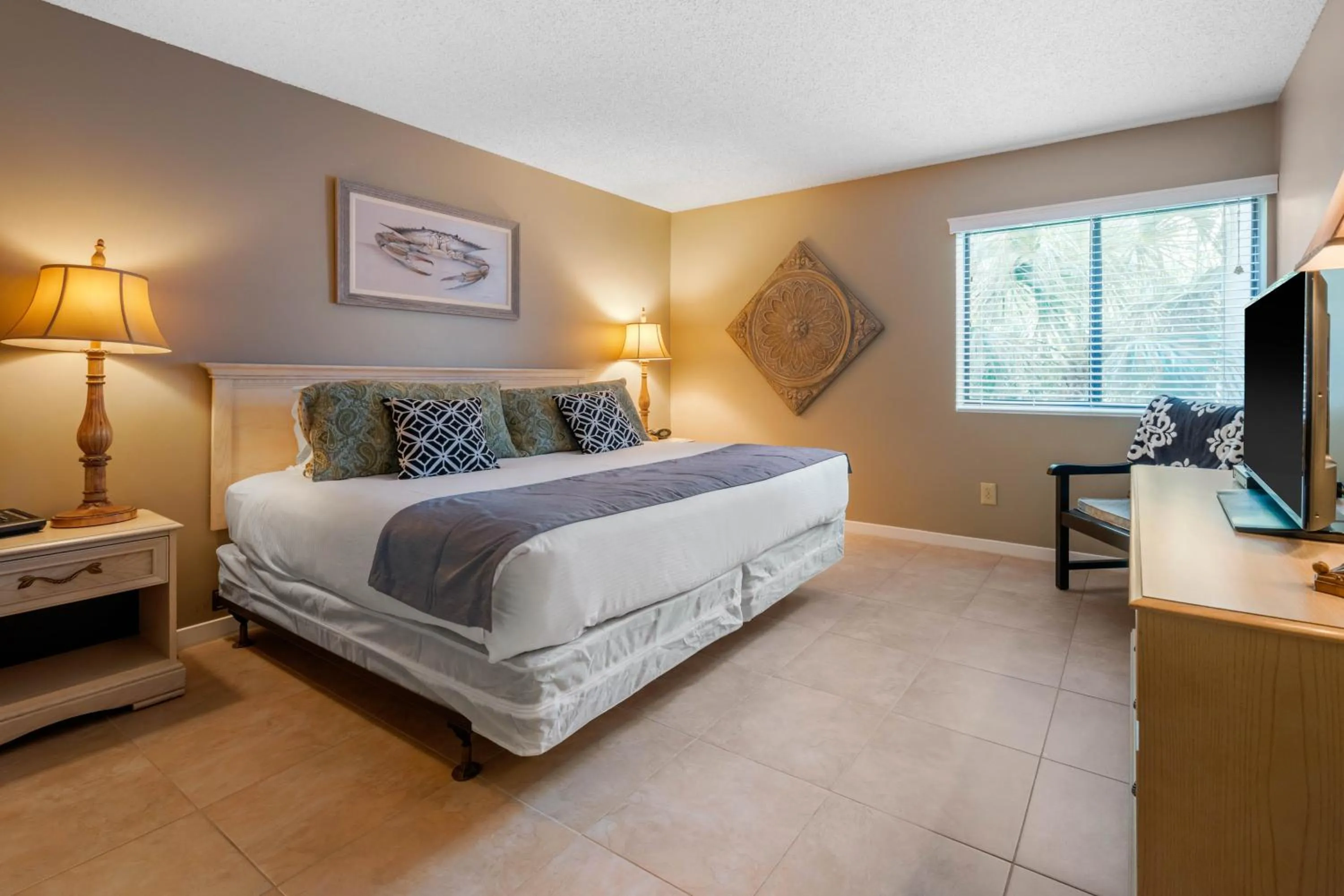 Photo of the whole room, Bed in Villas Of Amelia Island
