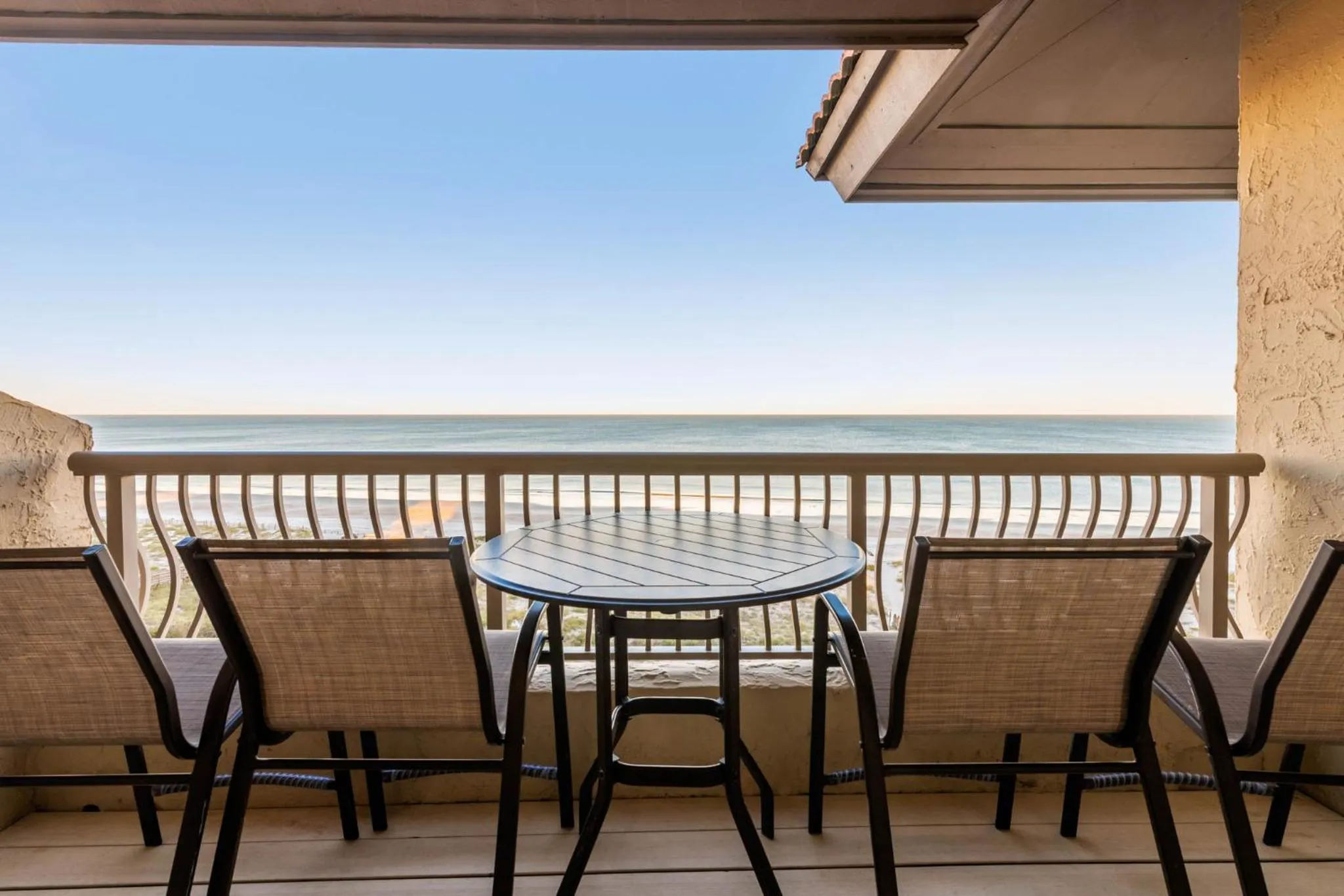 Photo of the whole room in Villas Of Amelia Island