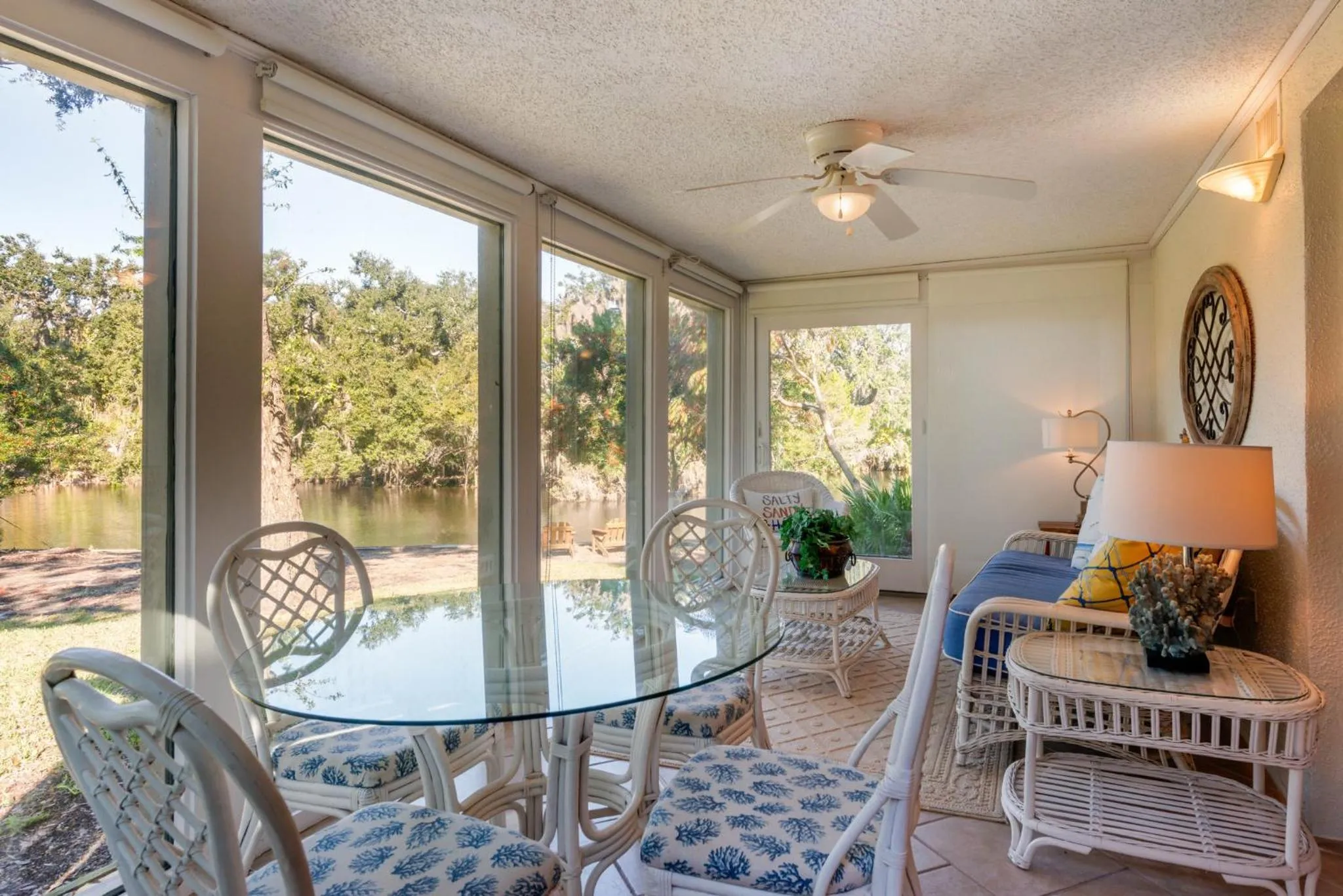 Photo of the whole room in Villas Of Amelia Island