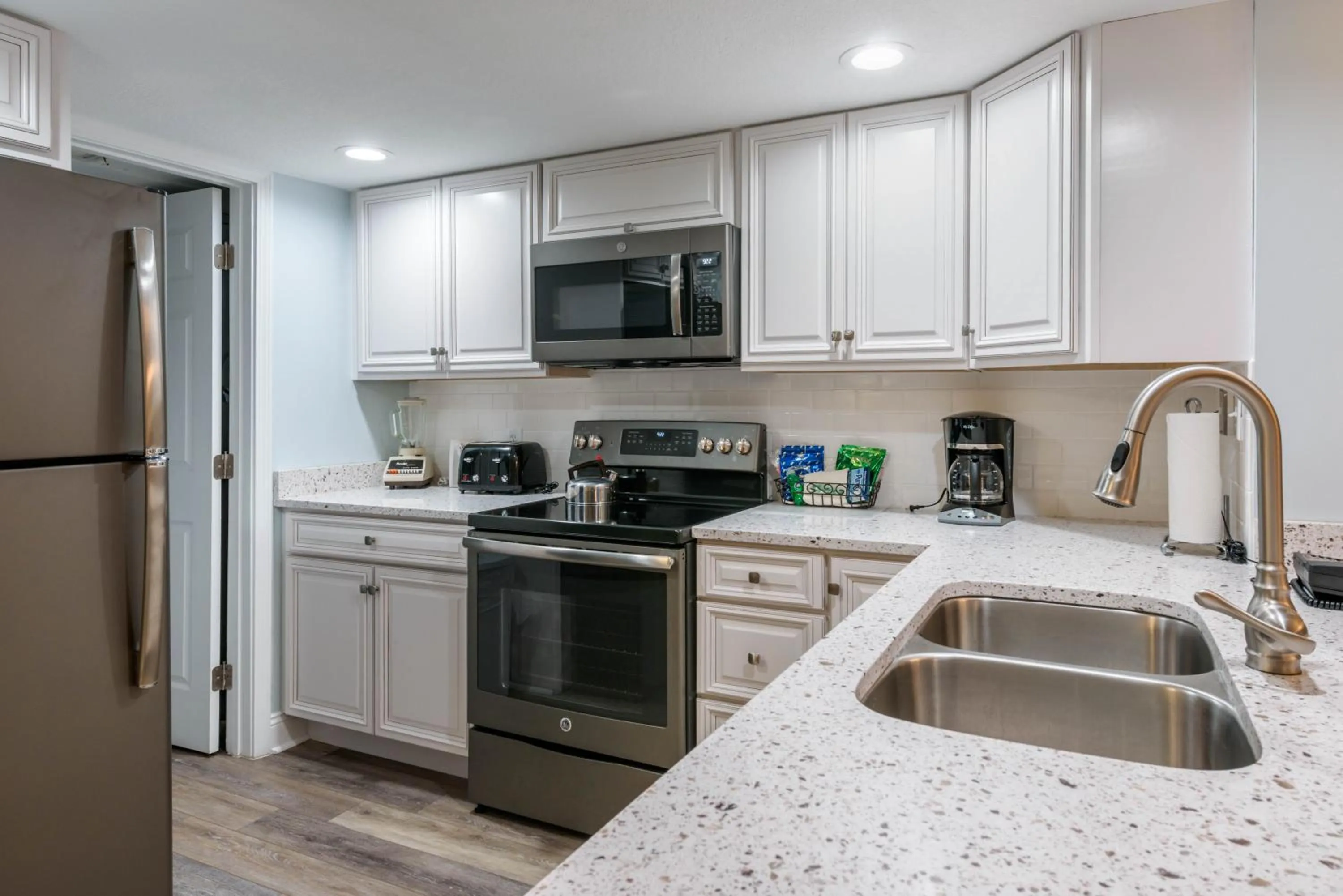 Photo of the whole room in Villas Of Amelia Island