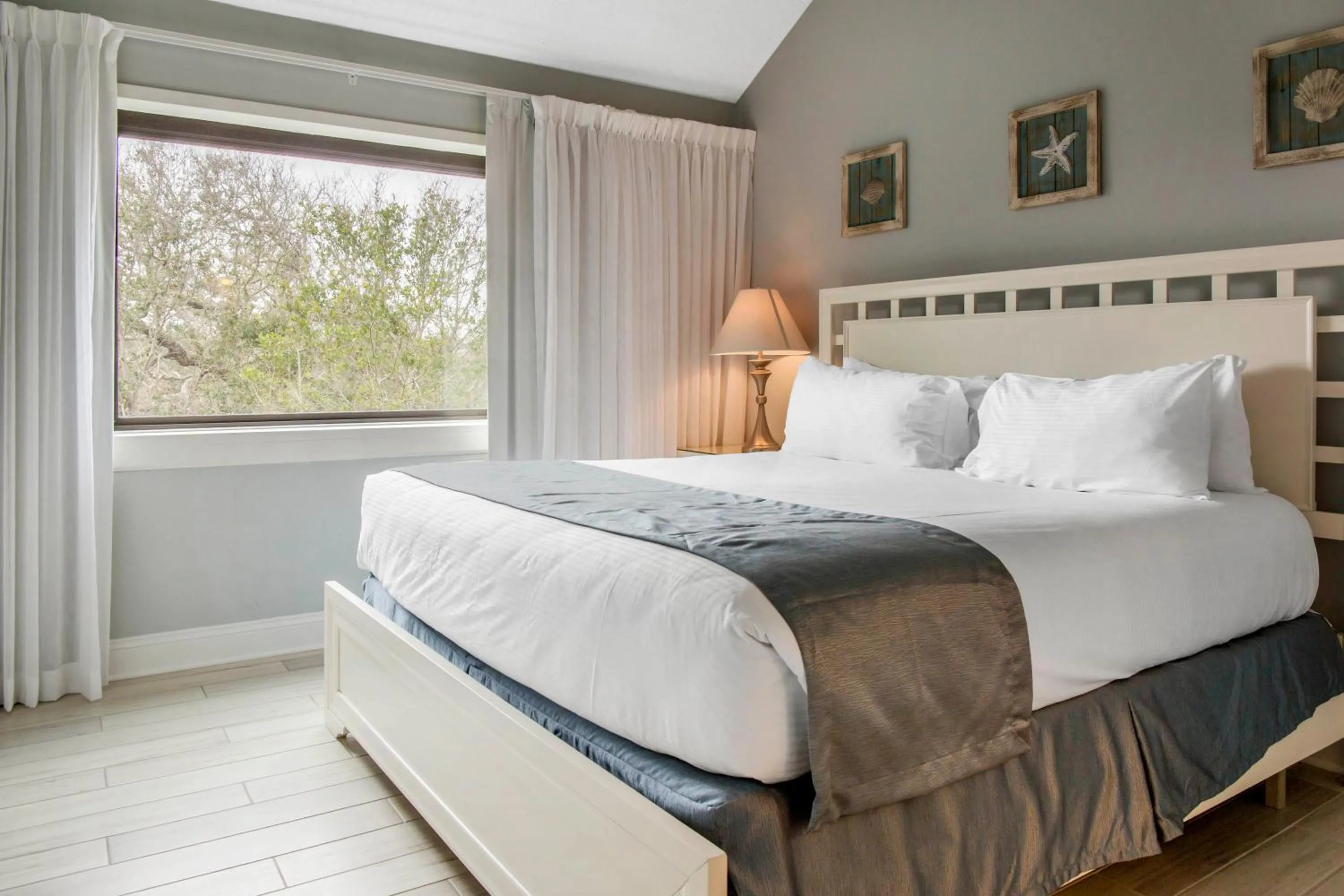 Bedroom, Bed in Villas Of Amelia Island