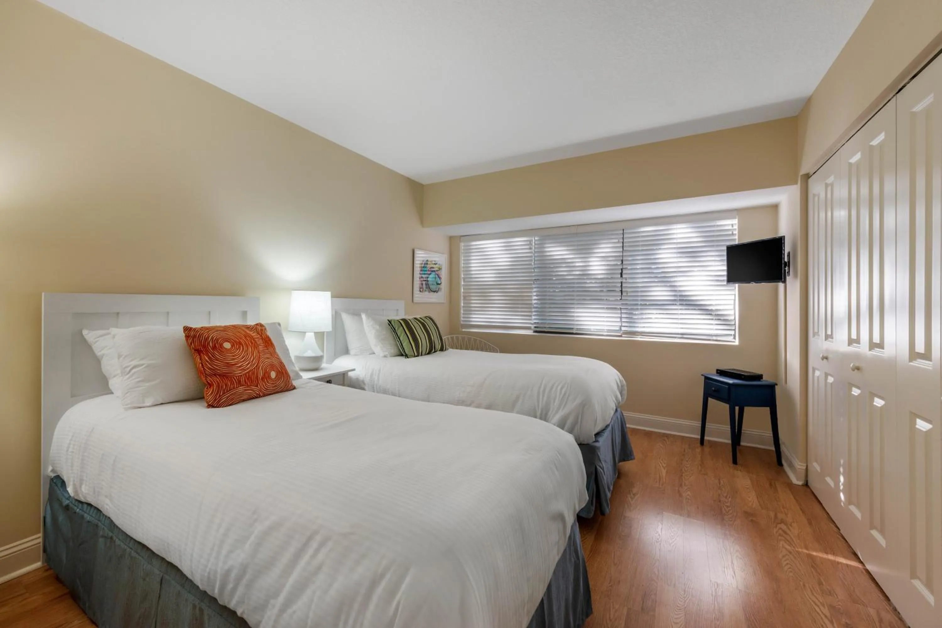 Photo of the whole room, Bed in Villas Of Amelia Island