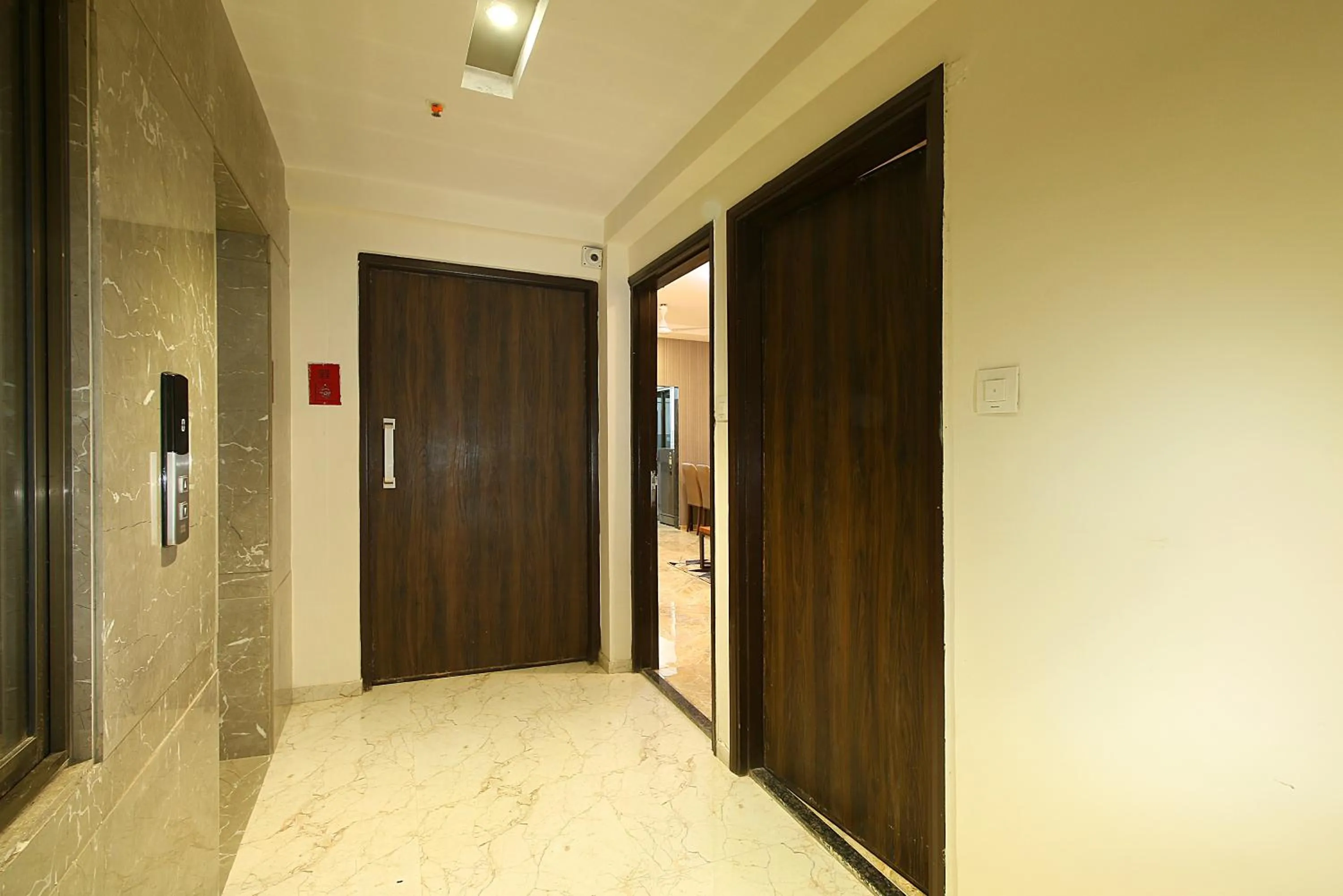 Property building in Mumbai House Luxury Apartments, Santacruz East