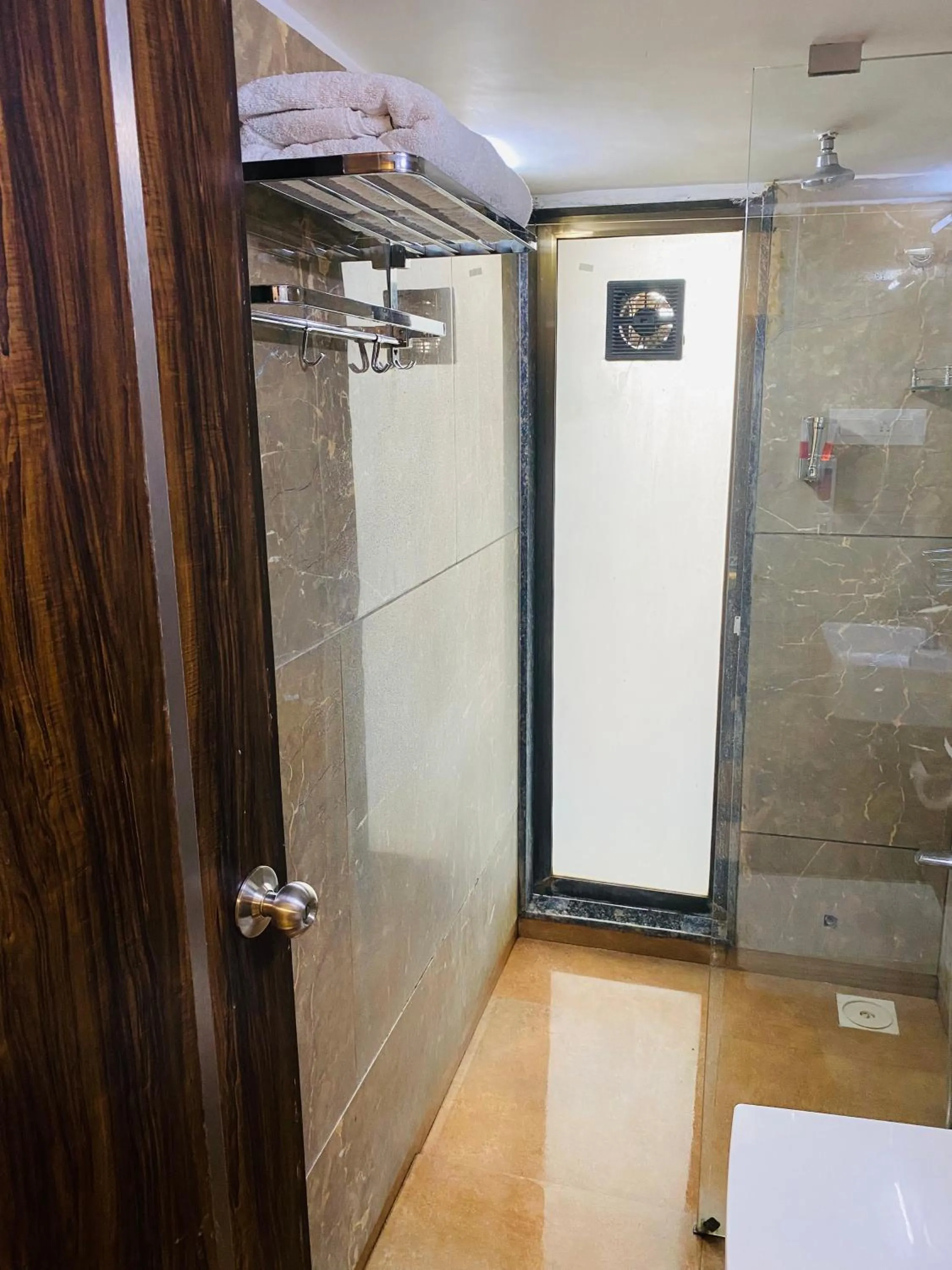 Property building in Mumbai House Luxury Apartments, Santacruz East