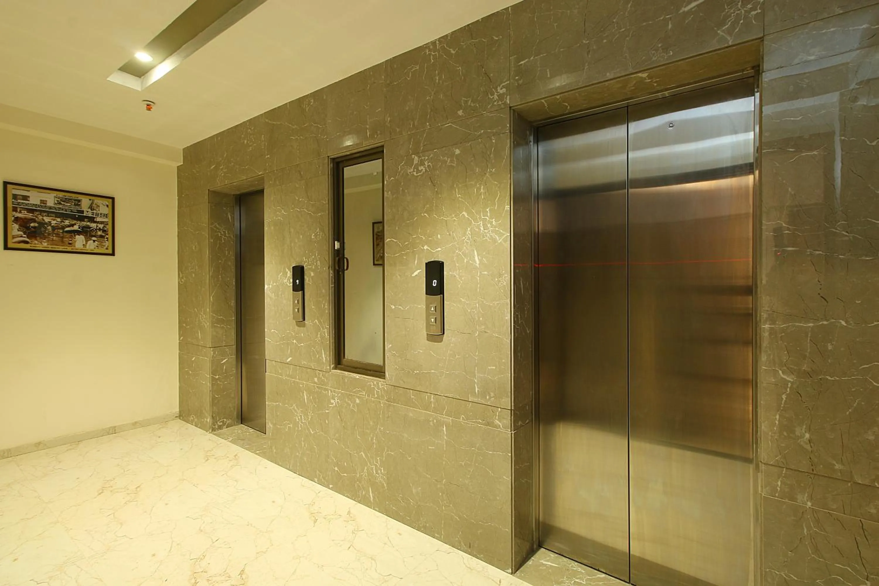 elevator in Mumbai House Luxury Apartments, Santacruz East
