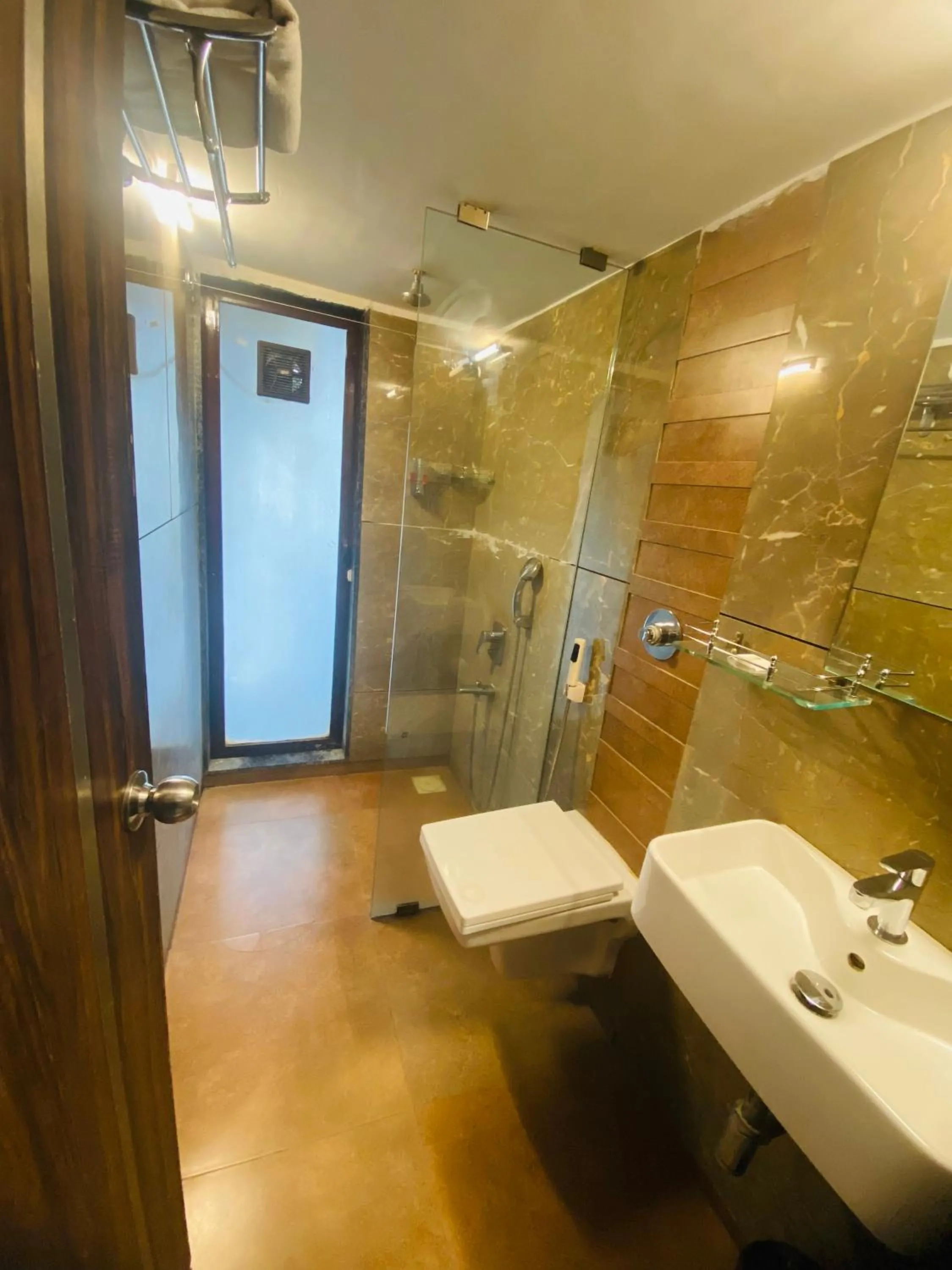 Property building in Mumbai House Luxury Apartments, Santacruz East