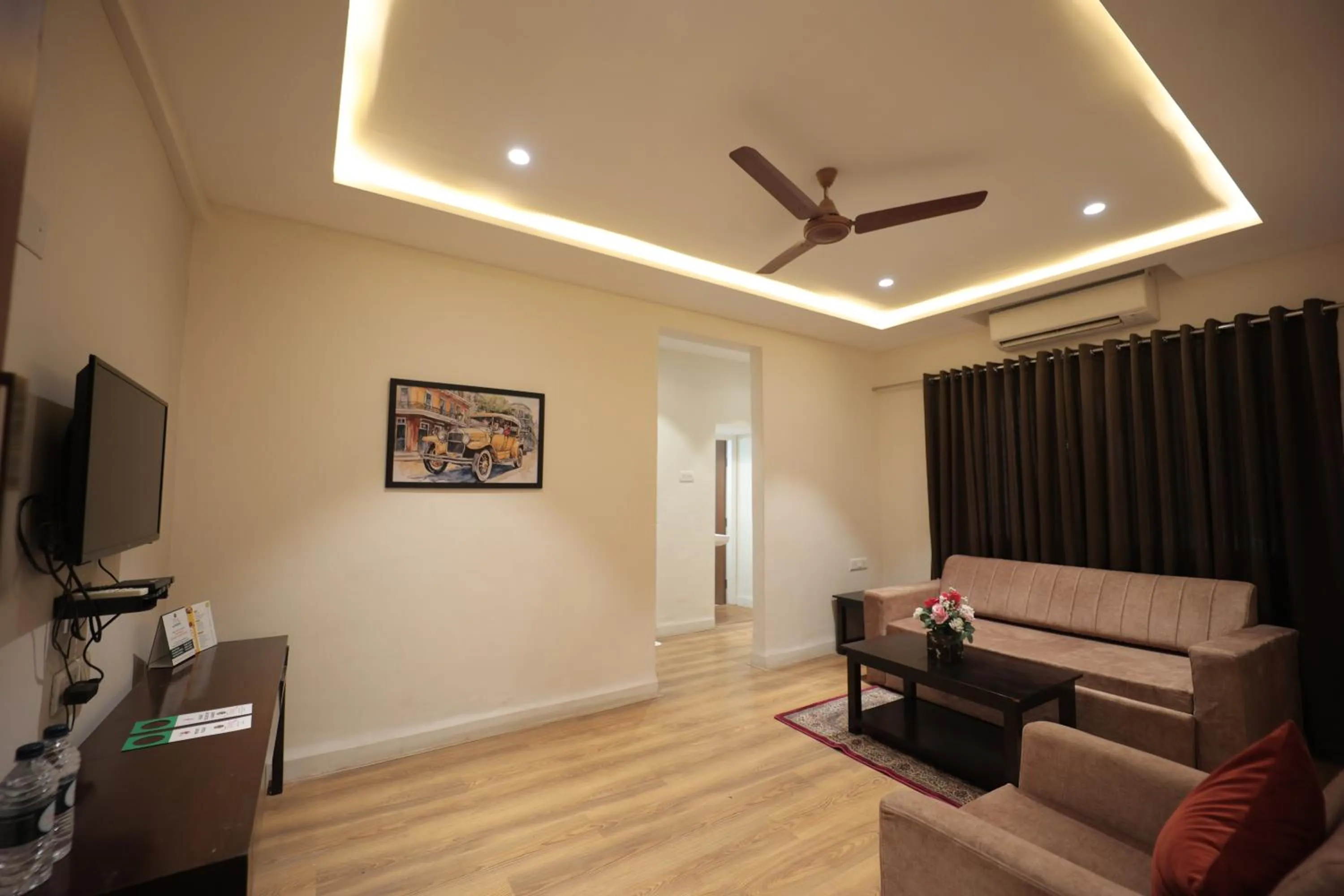 Living room in The Byke Studio Pure Veg Apartment, Thane