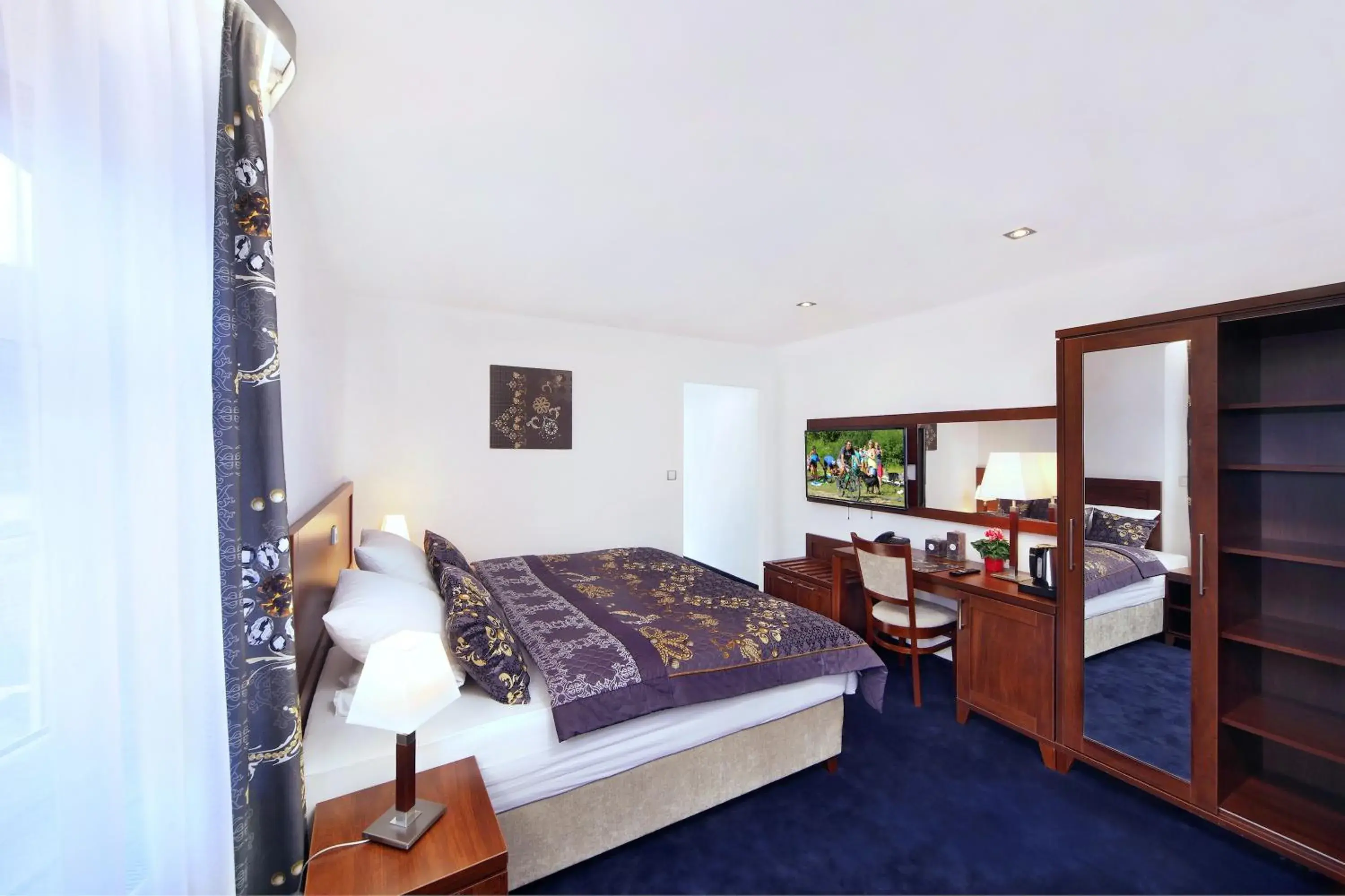 Standard Double or Twin Room in Hotel Central 1920 Standard Double or Twin Room in Hotel Central 1920