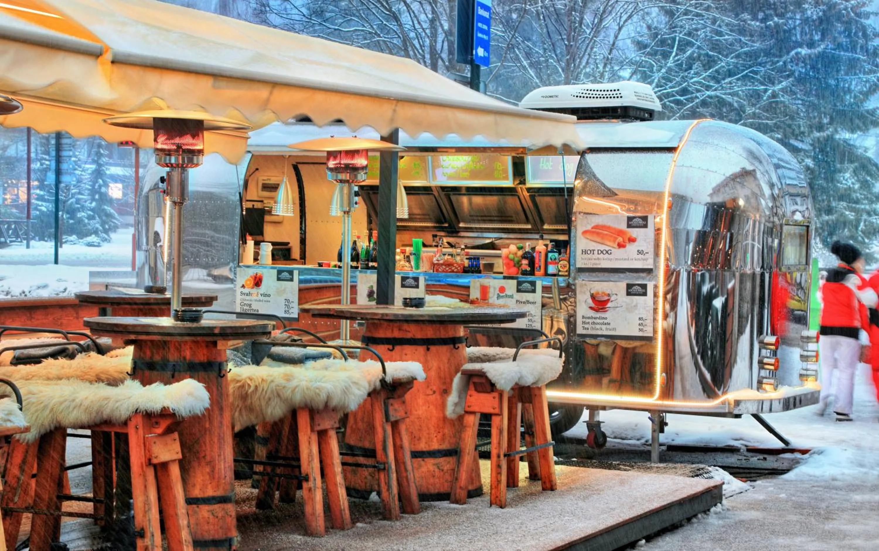 Food and drinks in Hotel Central 1920