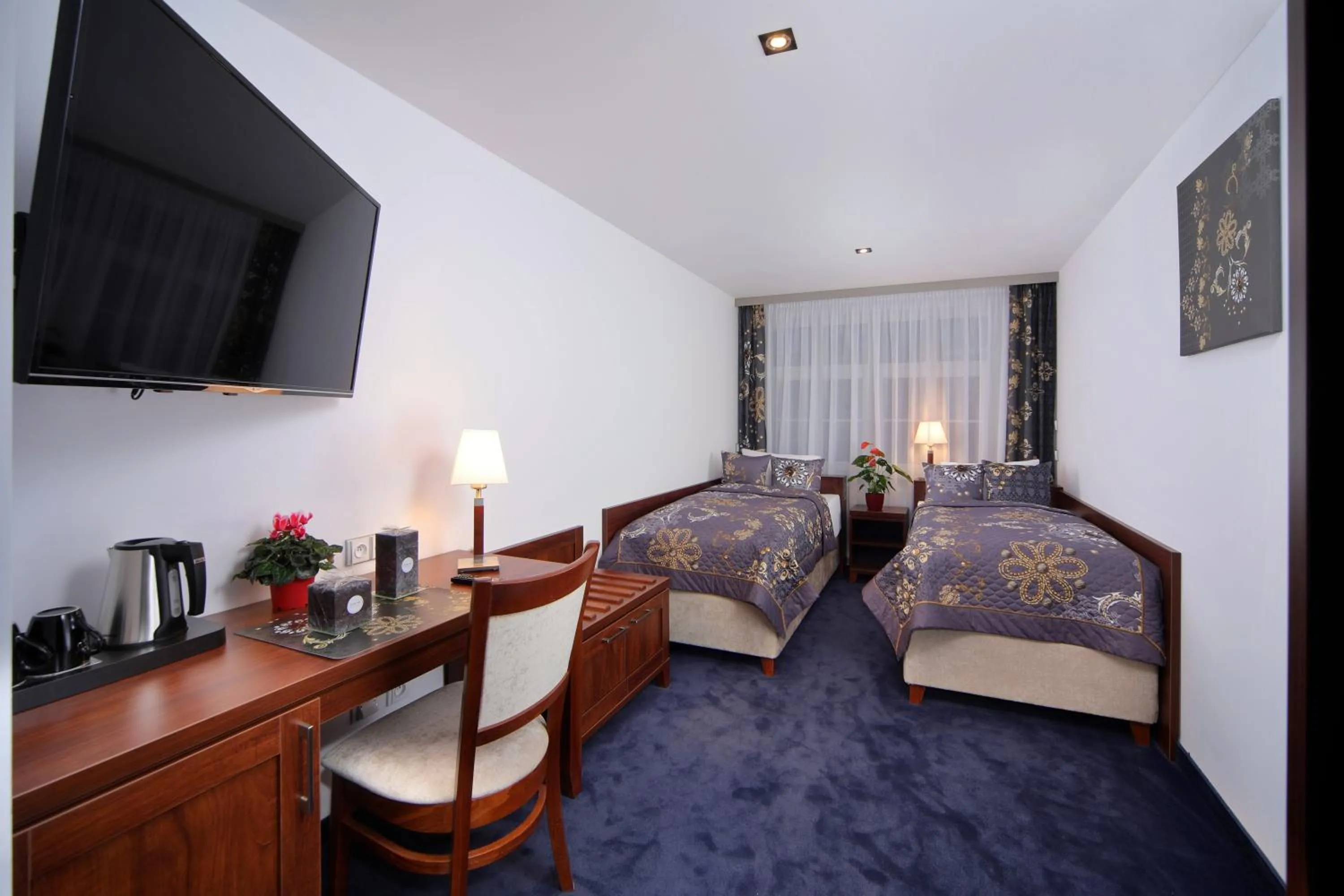 Bedroom in Hotel Central 1920