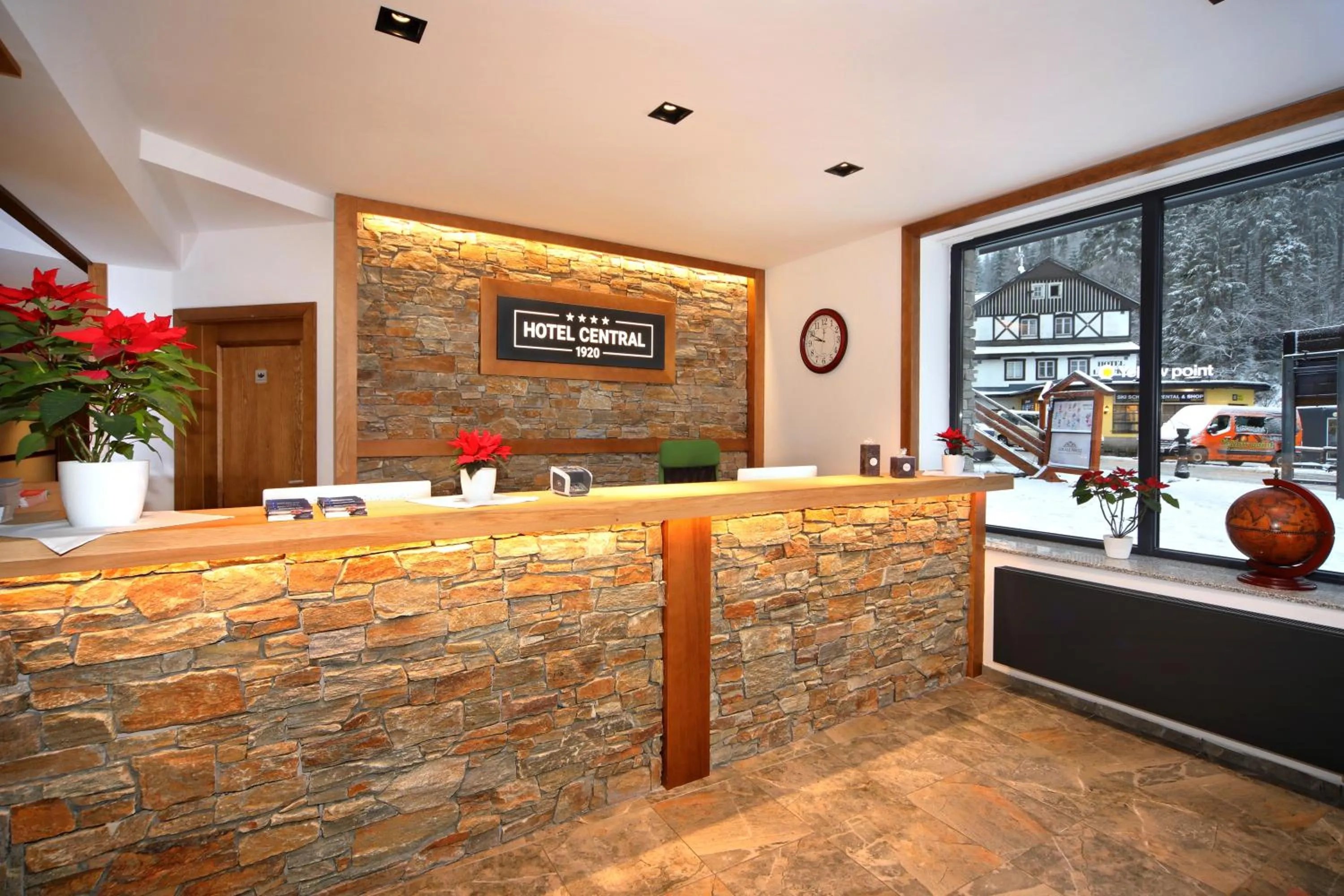 Lobby or reception in Hotel Central 1920