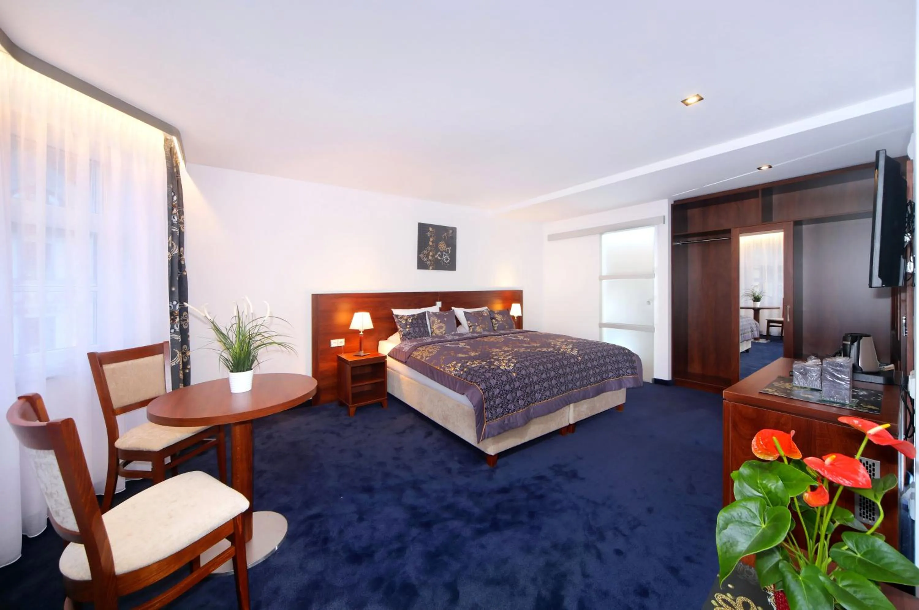 Bedroom, Bed in Hotel Central 1920