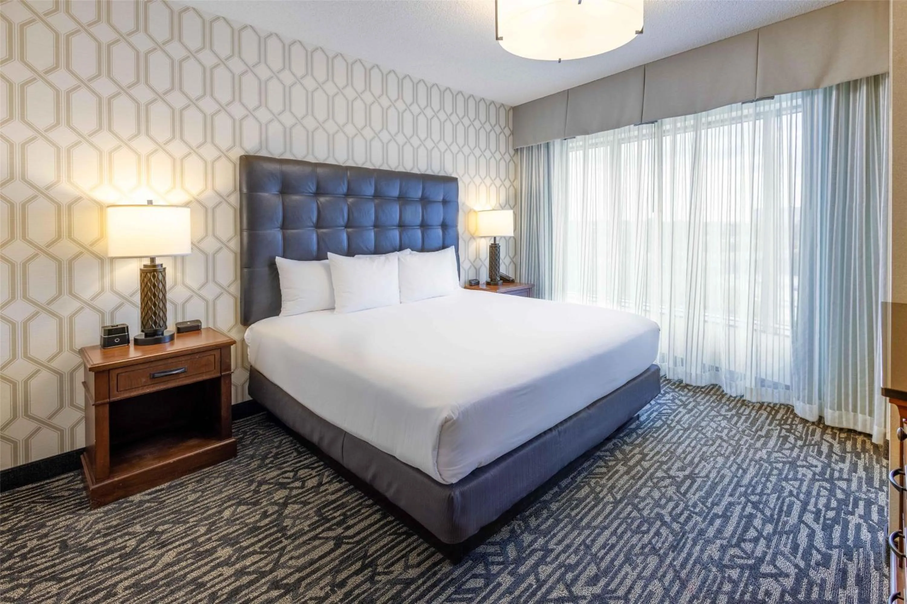 Bedroom, Bed in Drury Plaza Hotel St. Louis Chesterfield