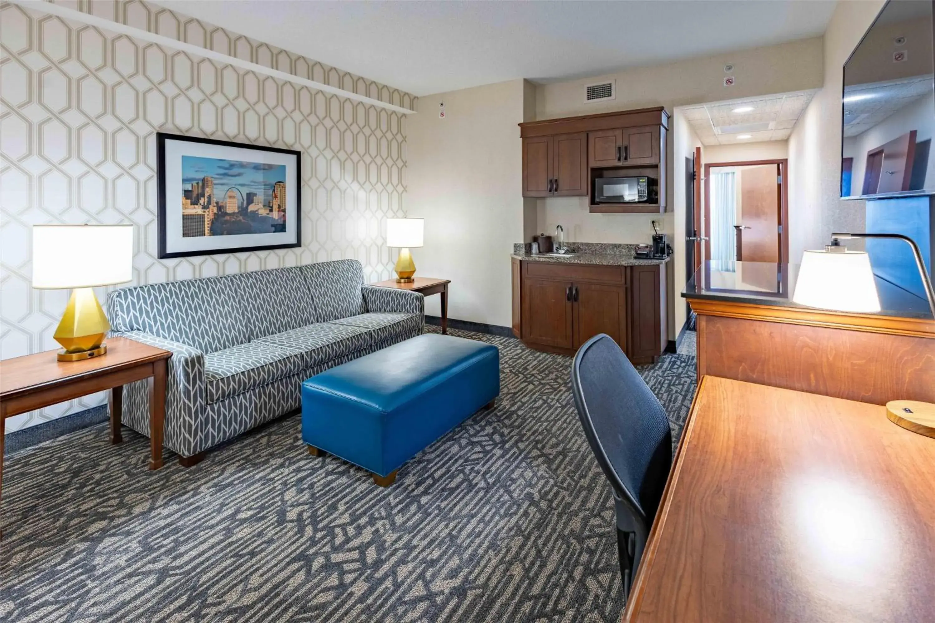 King Suite with Sofa Bed in Drury Plaza Hotel St. Louis Chesterfield King Suite with Sofa Bed in Drury Plaza Hotel St. Louis Chesterfield