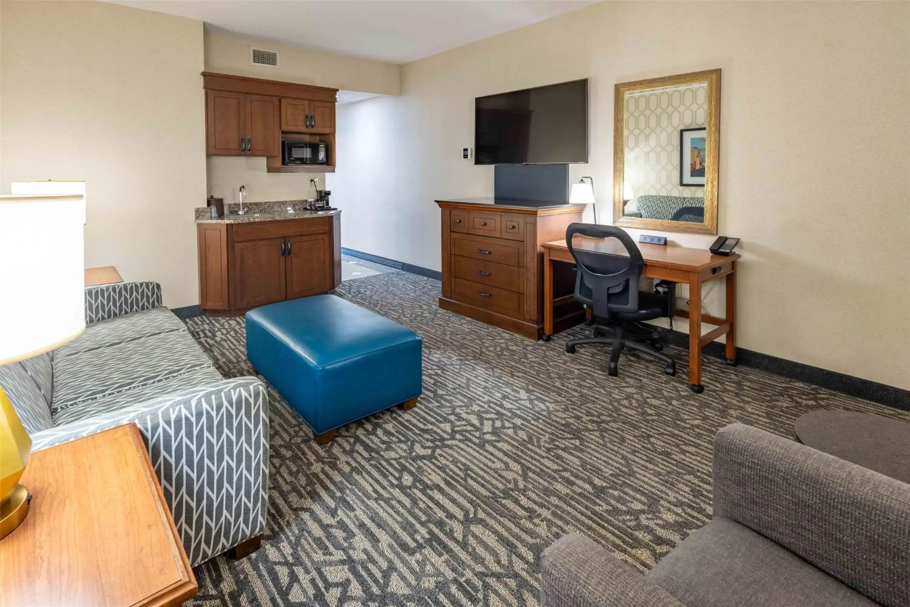 King Suite with Sofa Bed - High Floor in Drury Plaza Hotel St. Louis Chesterfield King Suite with Sofa Bed - High Floor in Drury Plaza Hotel St. Louis Chesterfield