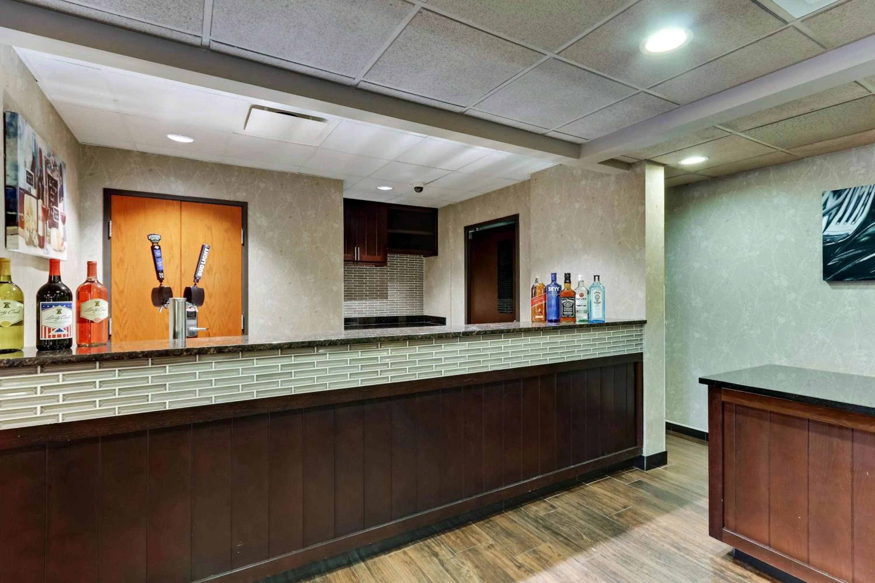 Lounge or bar in Drury Plaza Hotel San Antonio Airport