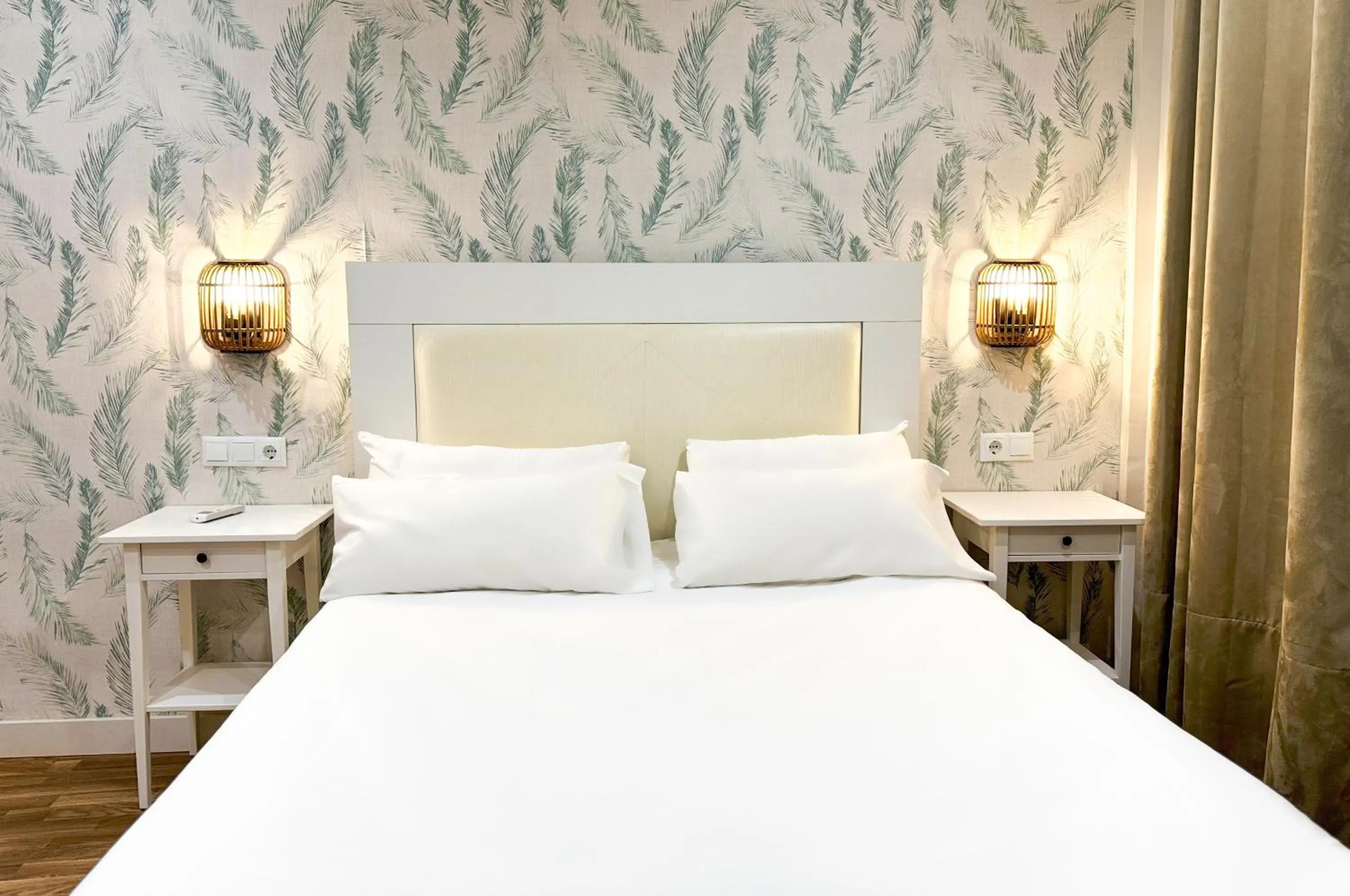 Bed in Hotel Plaza Mayor