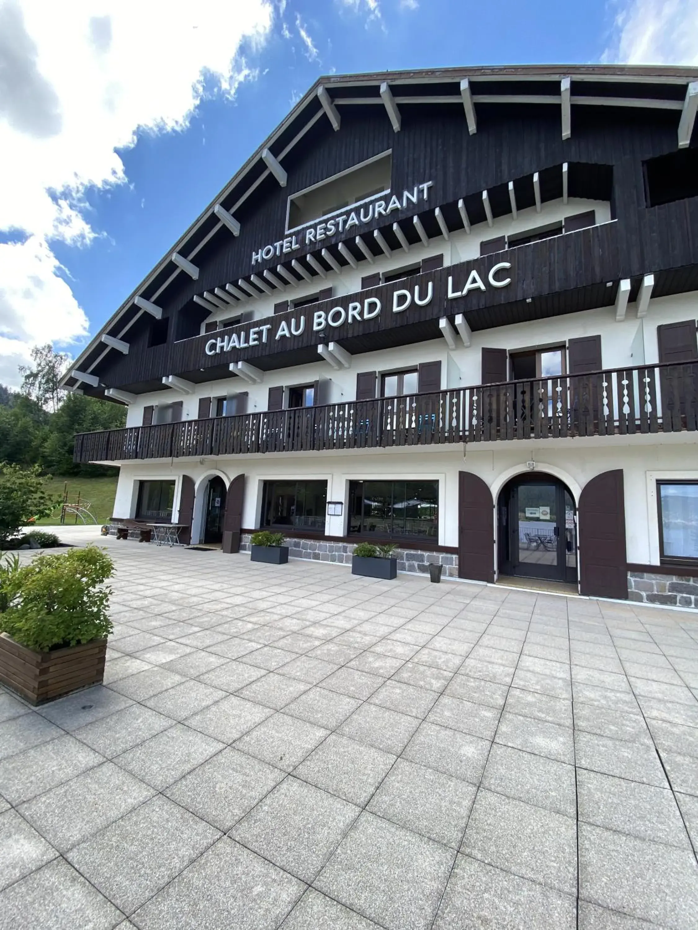 Hotel Restaurant Le Chalet au bord du lac Hotel Restaurant Le Chalet au bord du lac
