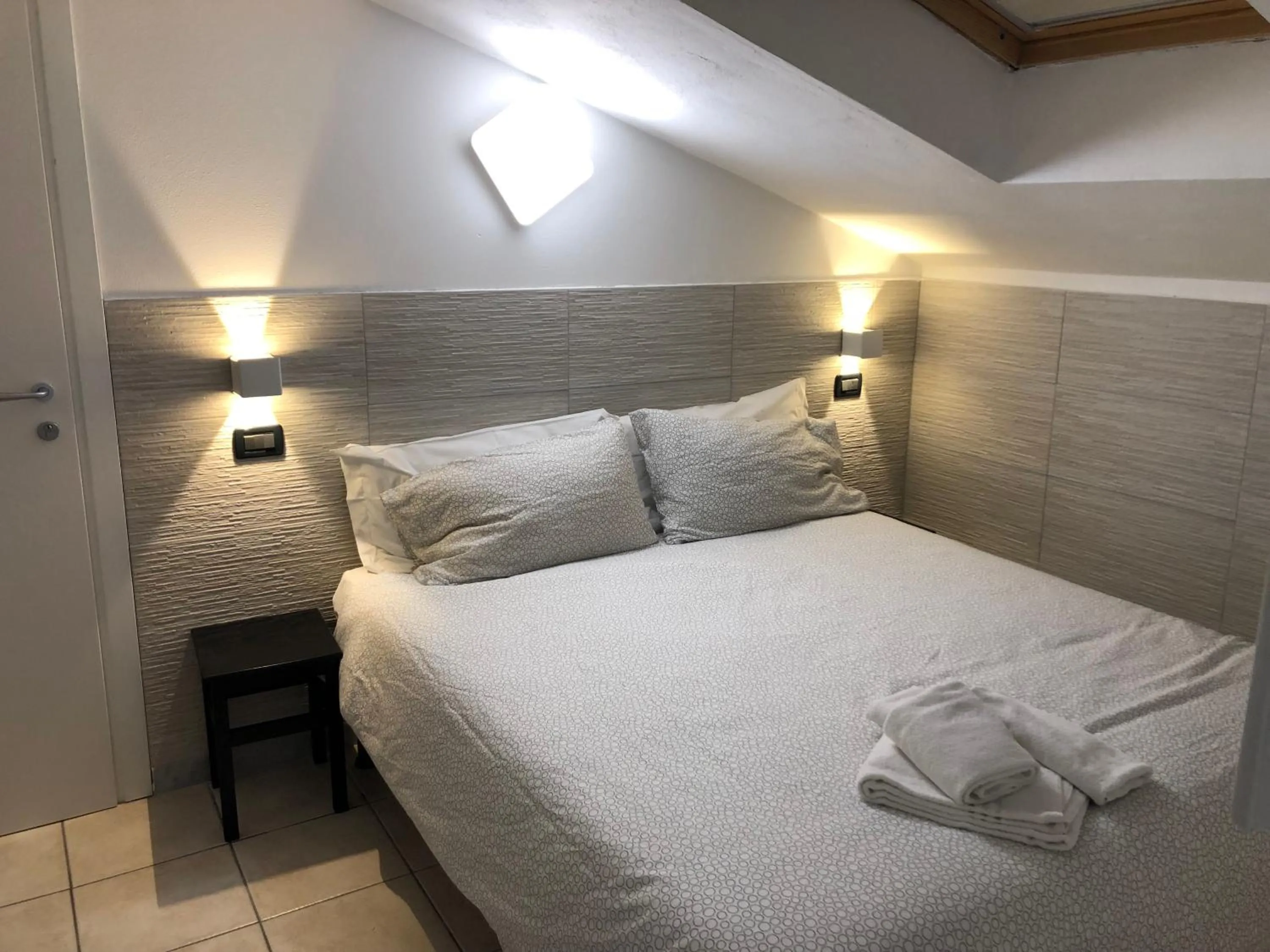 Bathroom, Bed in B&B Il Viaggiatore