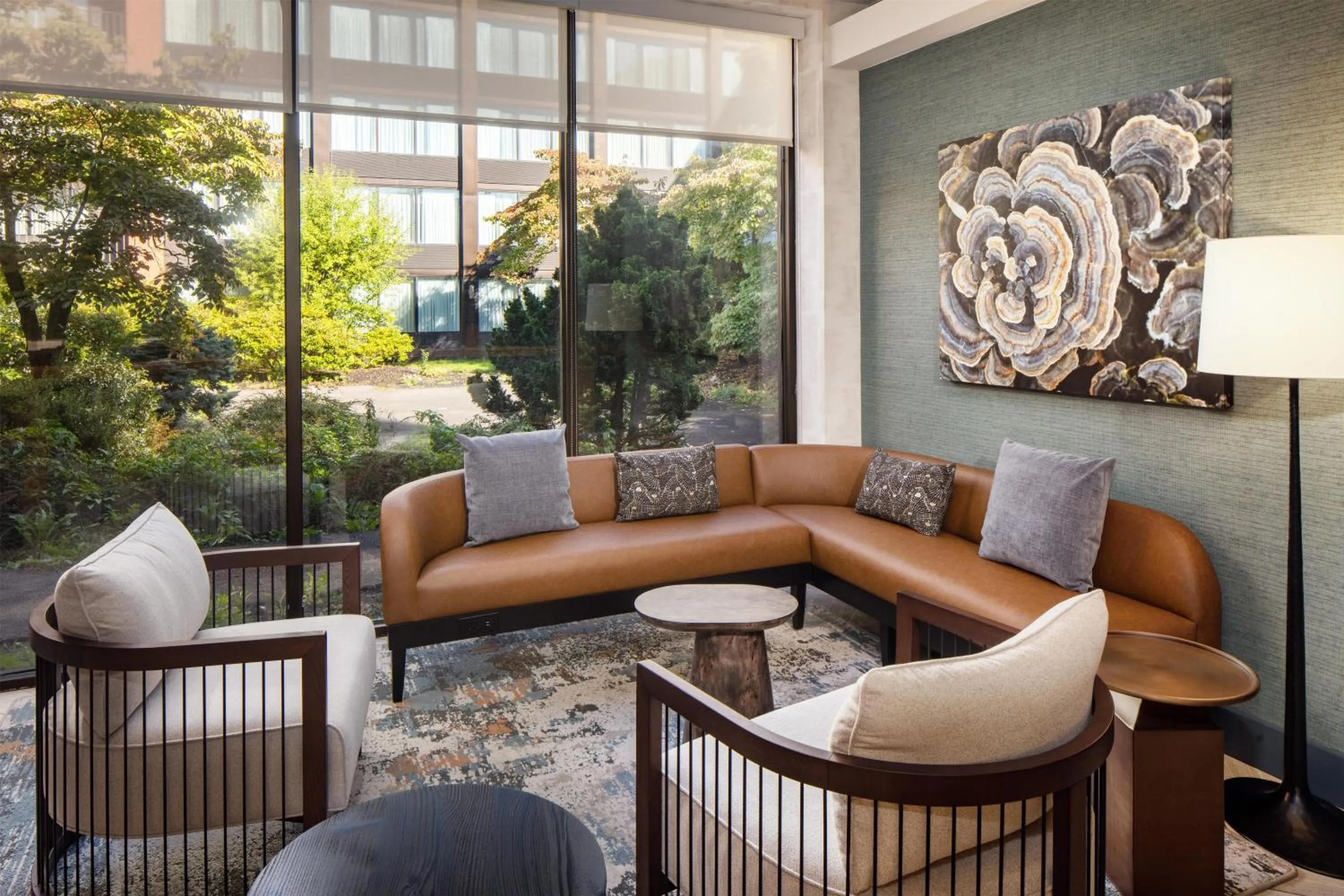 Lounge or bar in DoubleTree by Hilton Boston-Andover