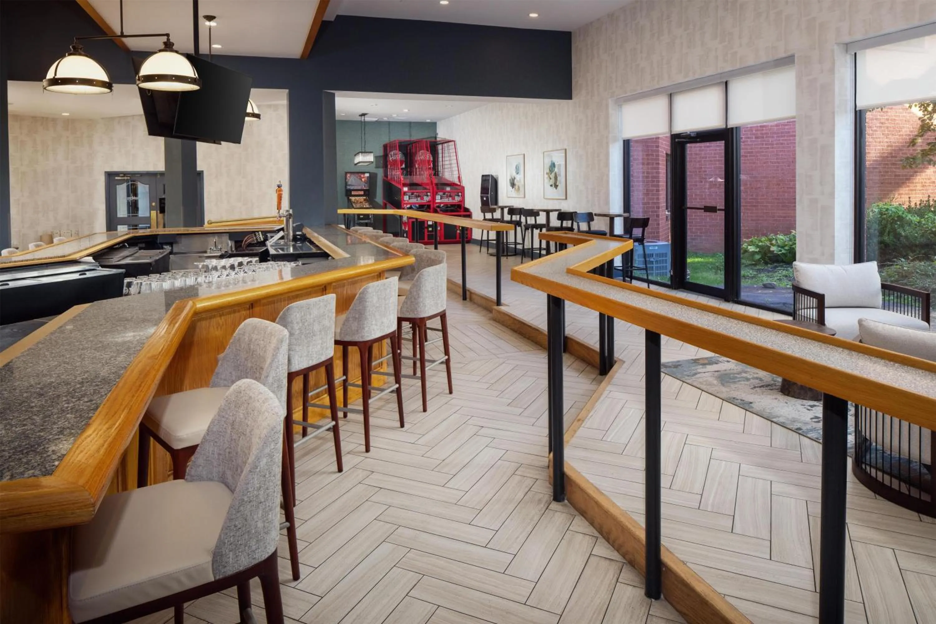 Lounge or bar in DoubleTree by Hilton Boston-Andover