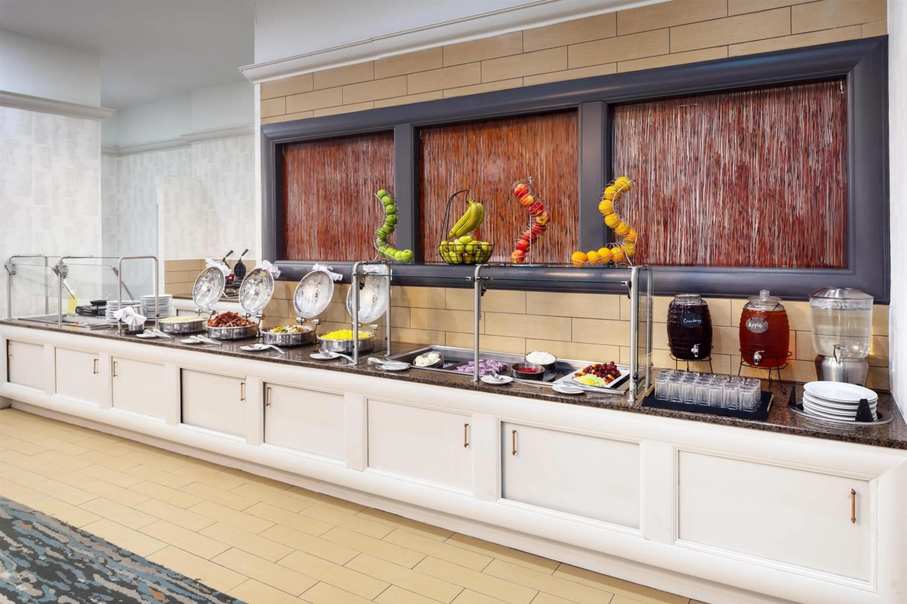 Restaurant/places to eat in DoubleTree by Hilton Boston-Andover