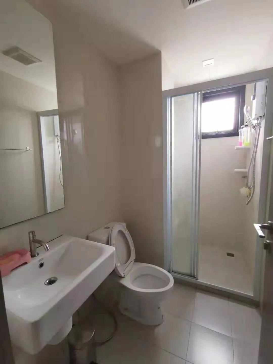 Bathroom in The Base Central Pattaya Thai