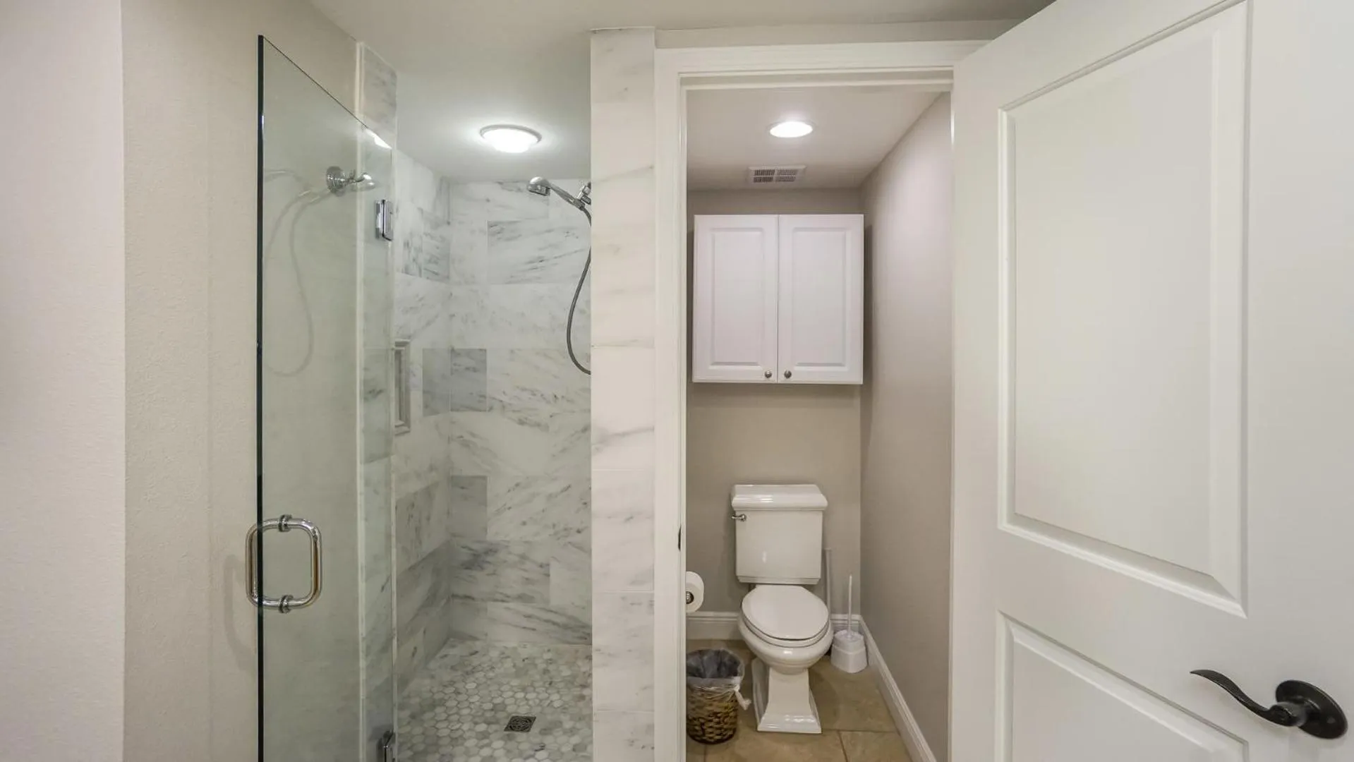 Shower in Portofino Island Resort