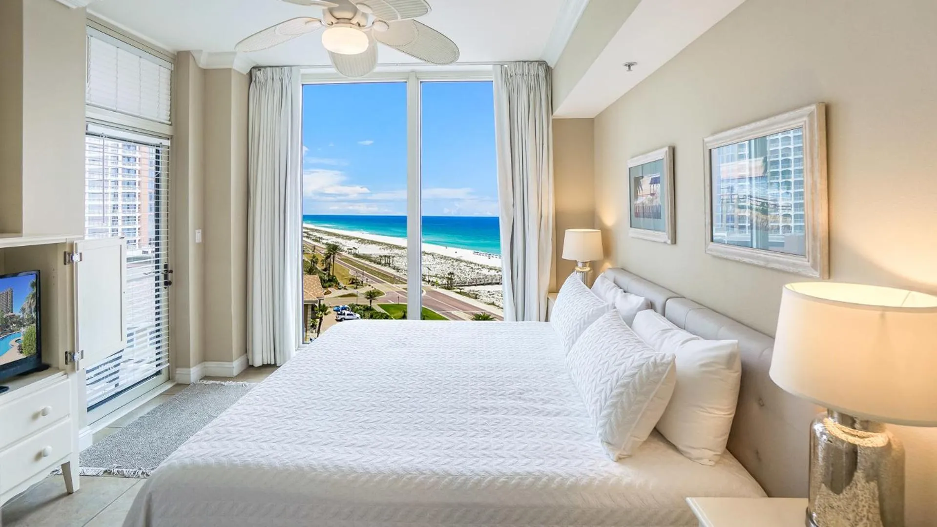 Bedroom, Bed in Portofino Island Resort