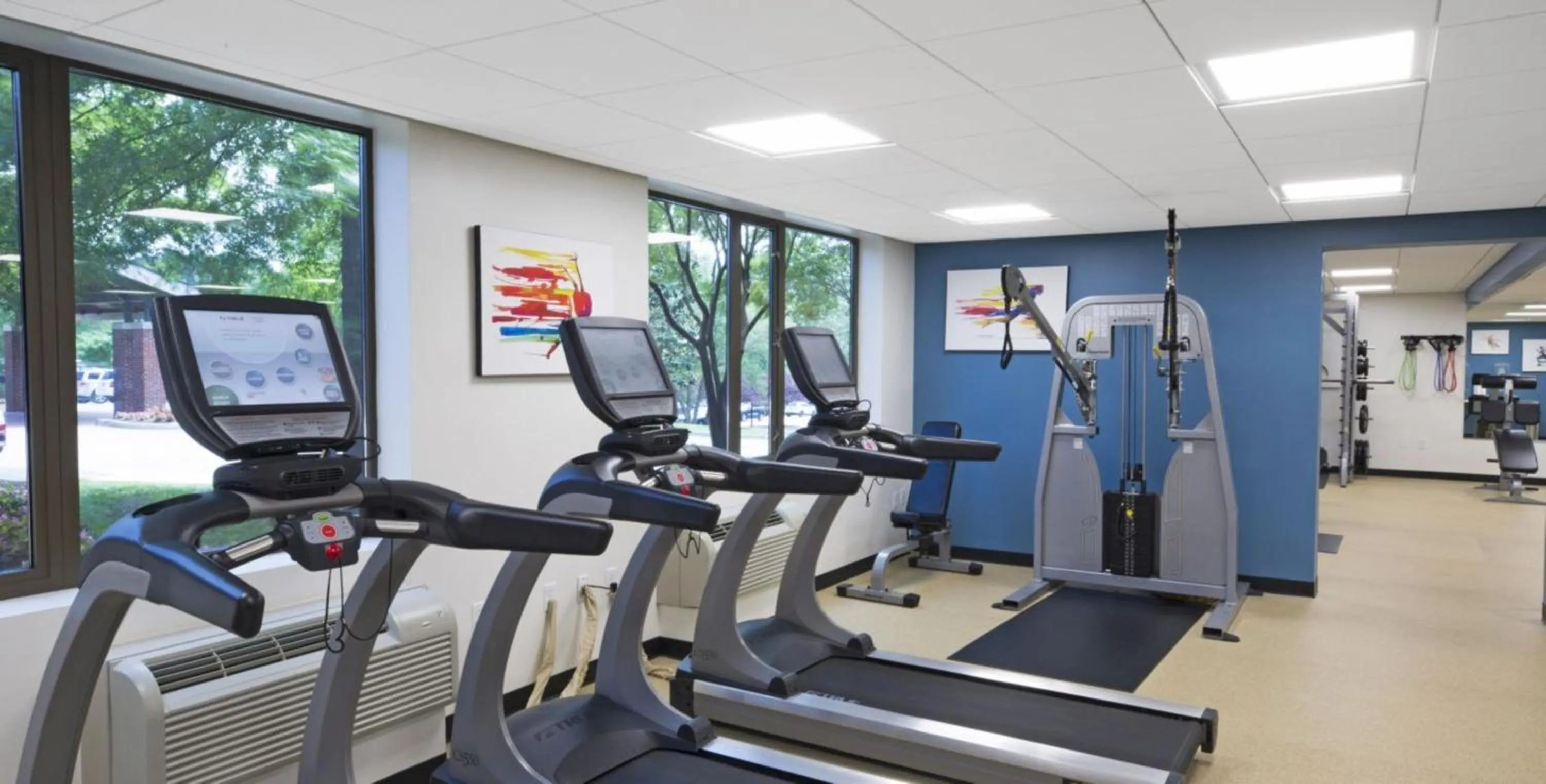 Fitness centre/facilities in Williamsburg Woodlands Hotel & Suites, an official Colonial Williamsburg Hotel