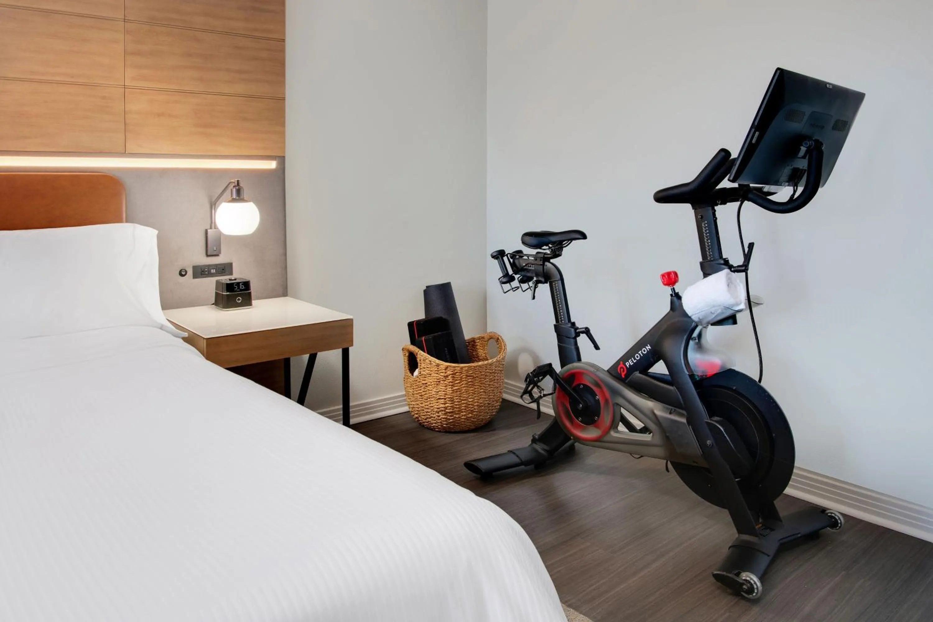 Photo of the whole room, Bed in The Westin Dallas Stonebriar Golf Resort & Spa