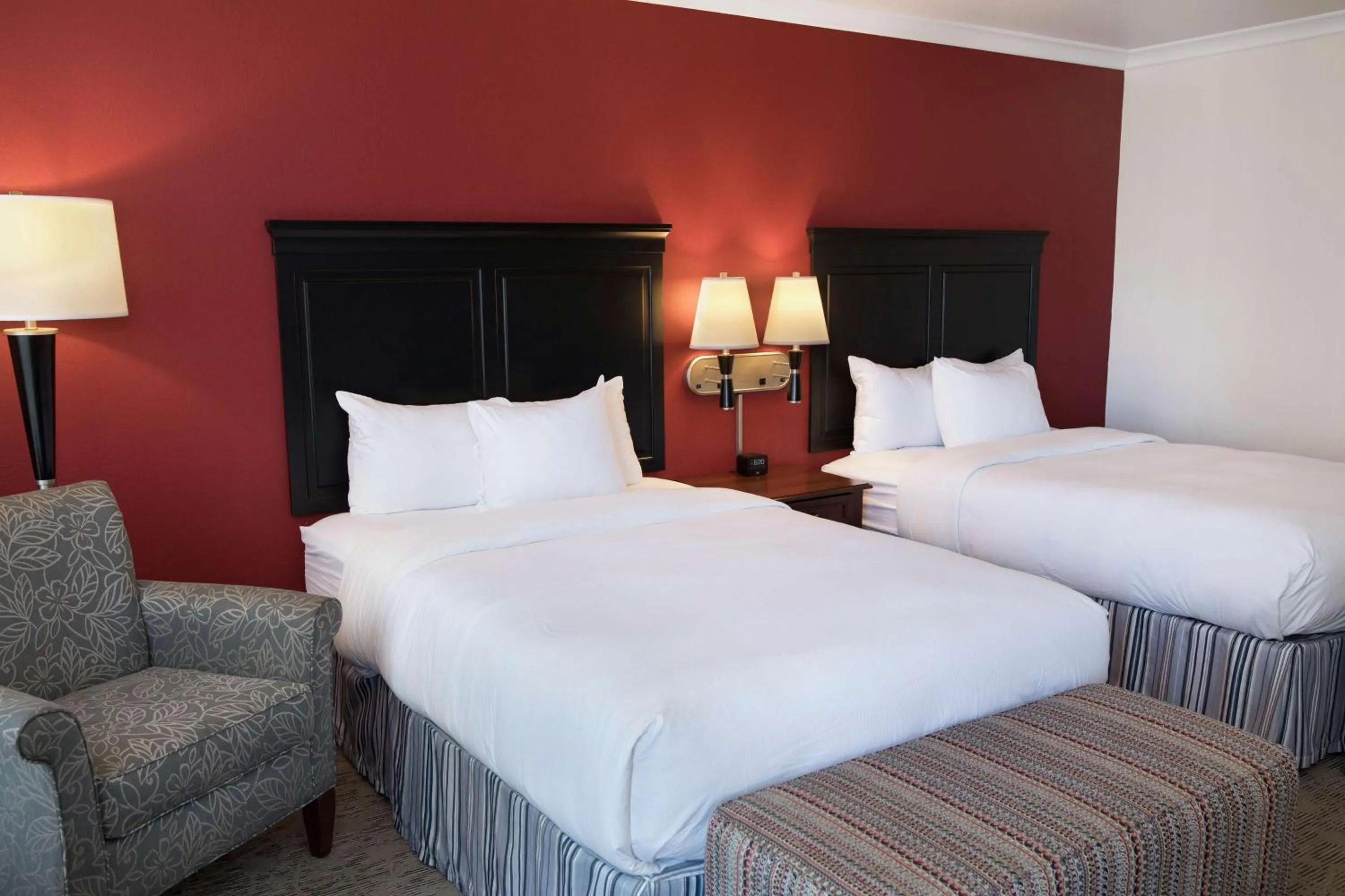 Bed in President Abraham Lincoln - A Doubletree by Hilton Hotel