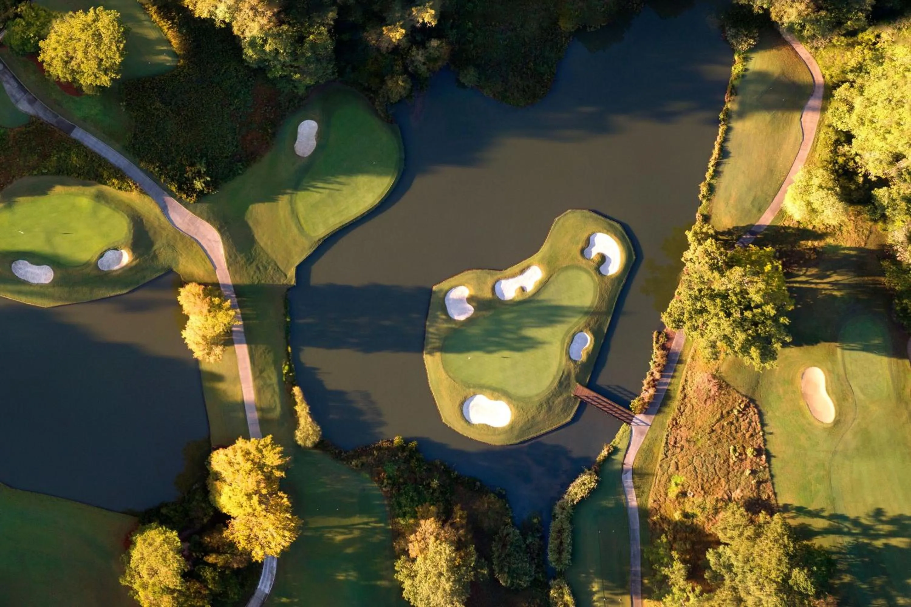 Other in Williamsburg Lodge, Autograph Collection