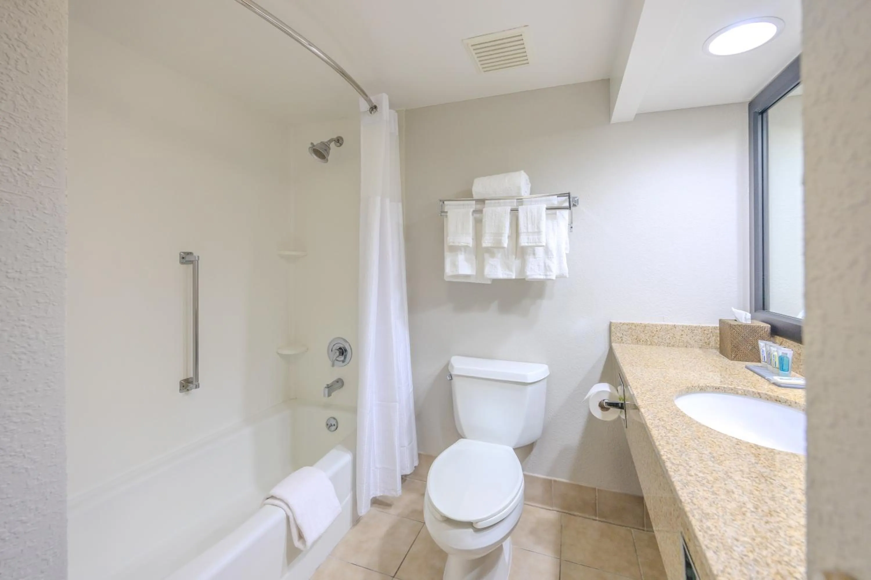 Bathroom in Solomons Inn Resort and Marina