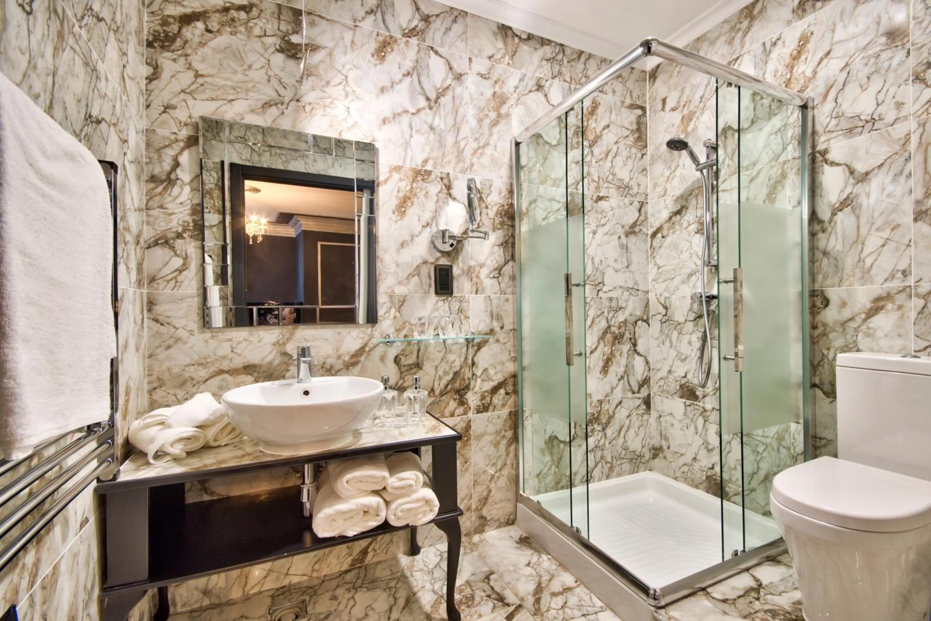 Shower in Julina Boutique Living