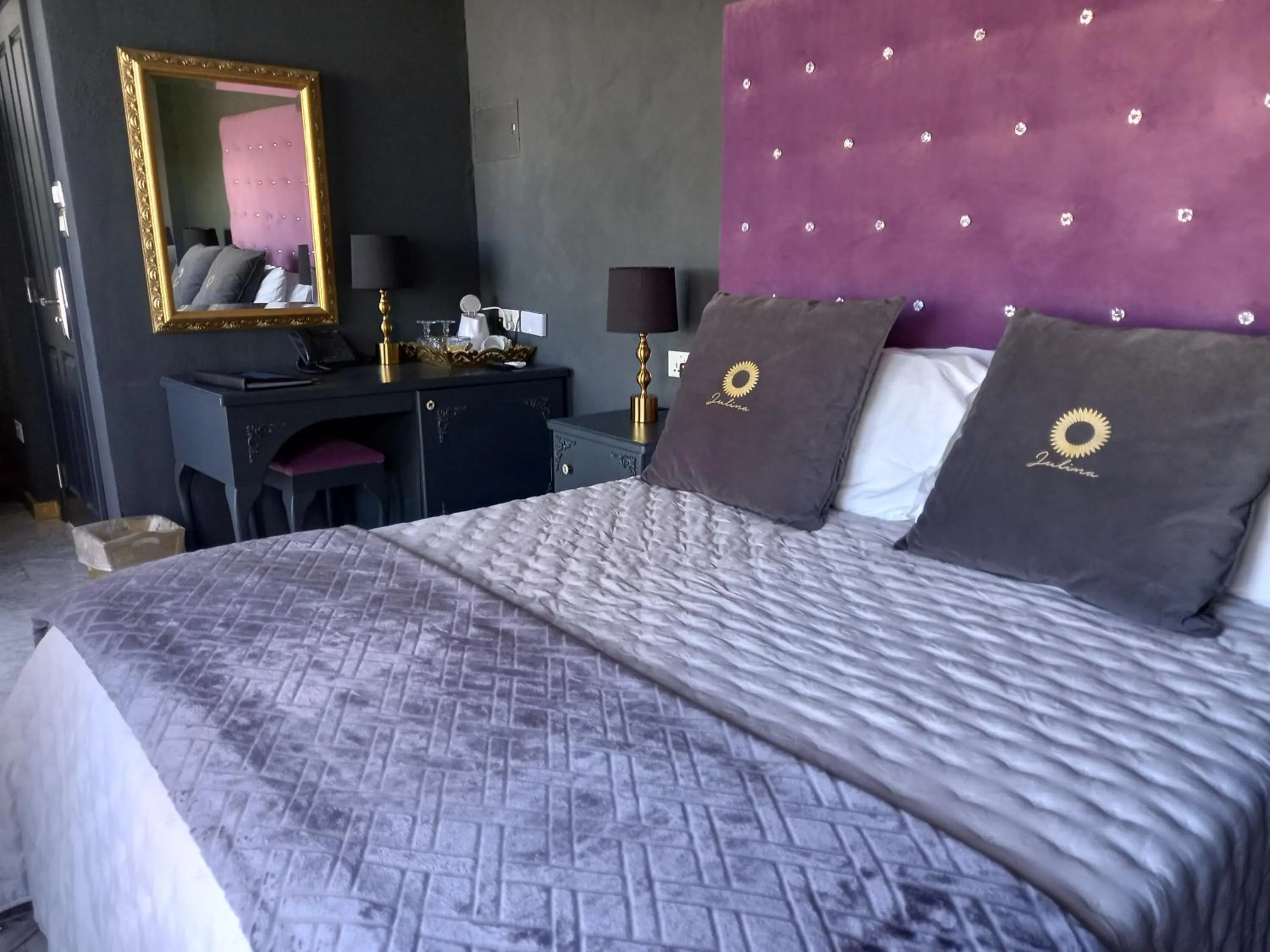 Bed in Julina Boutique Living