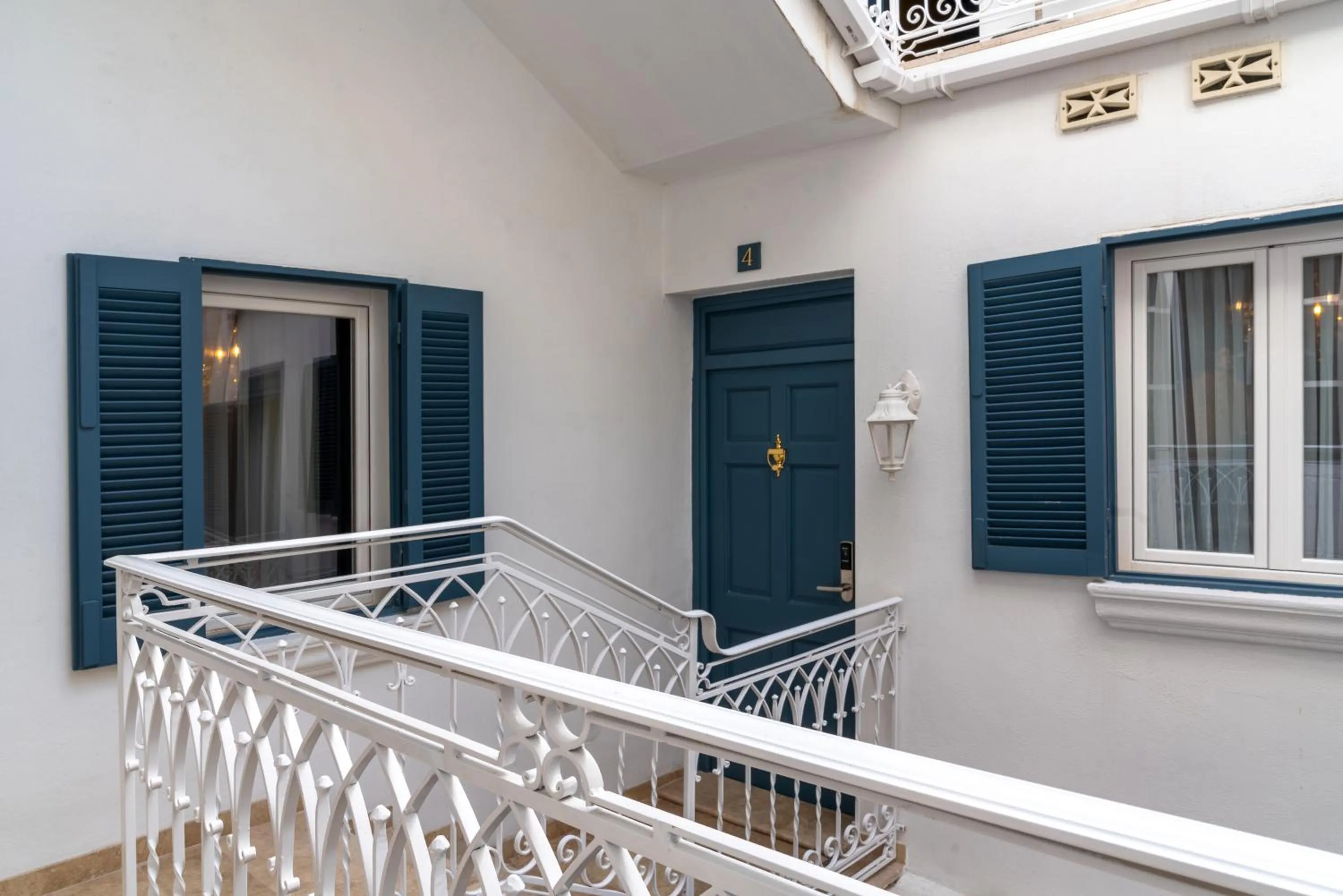 Julina Boutique Living