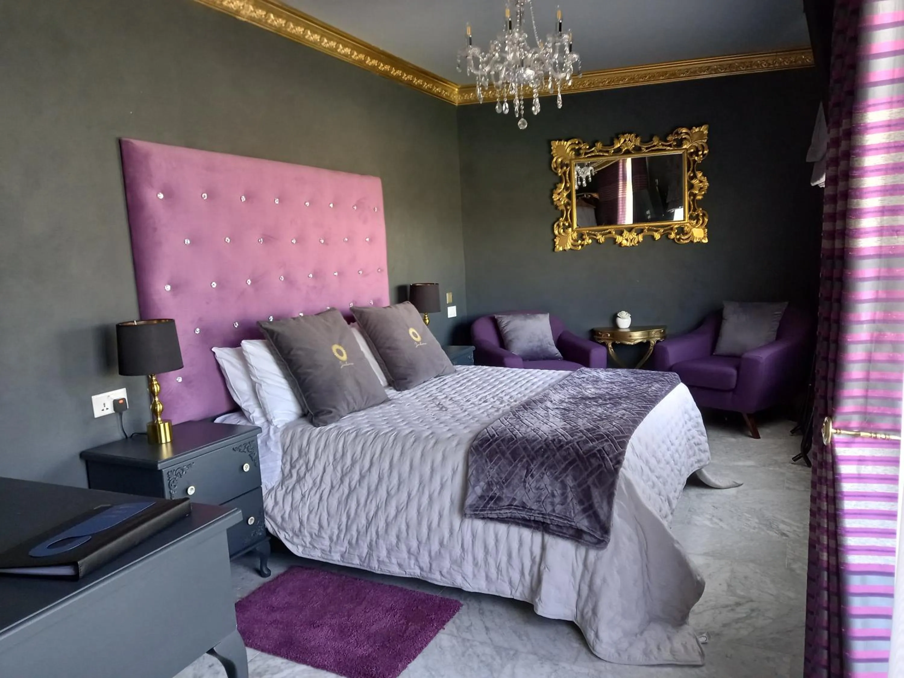 Bed in Julina Boutique Living