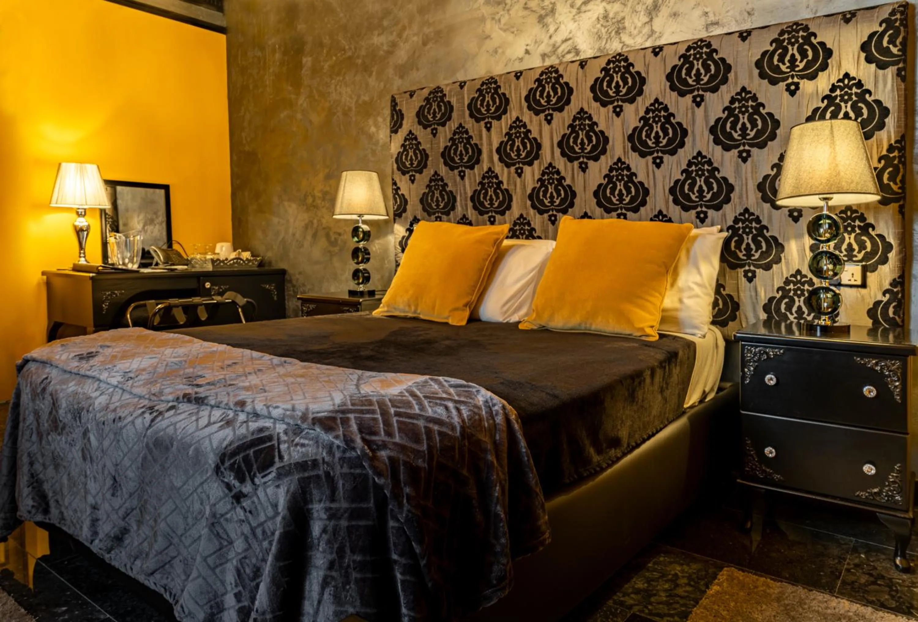 Bed in Julina Boutique Living