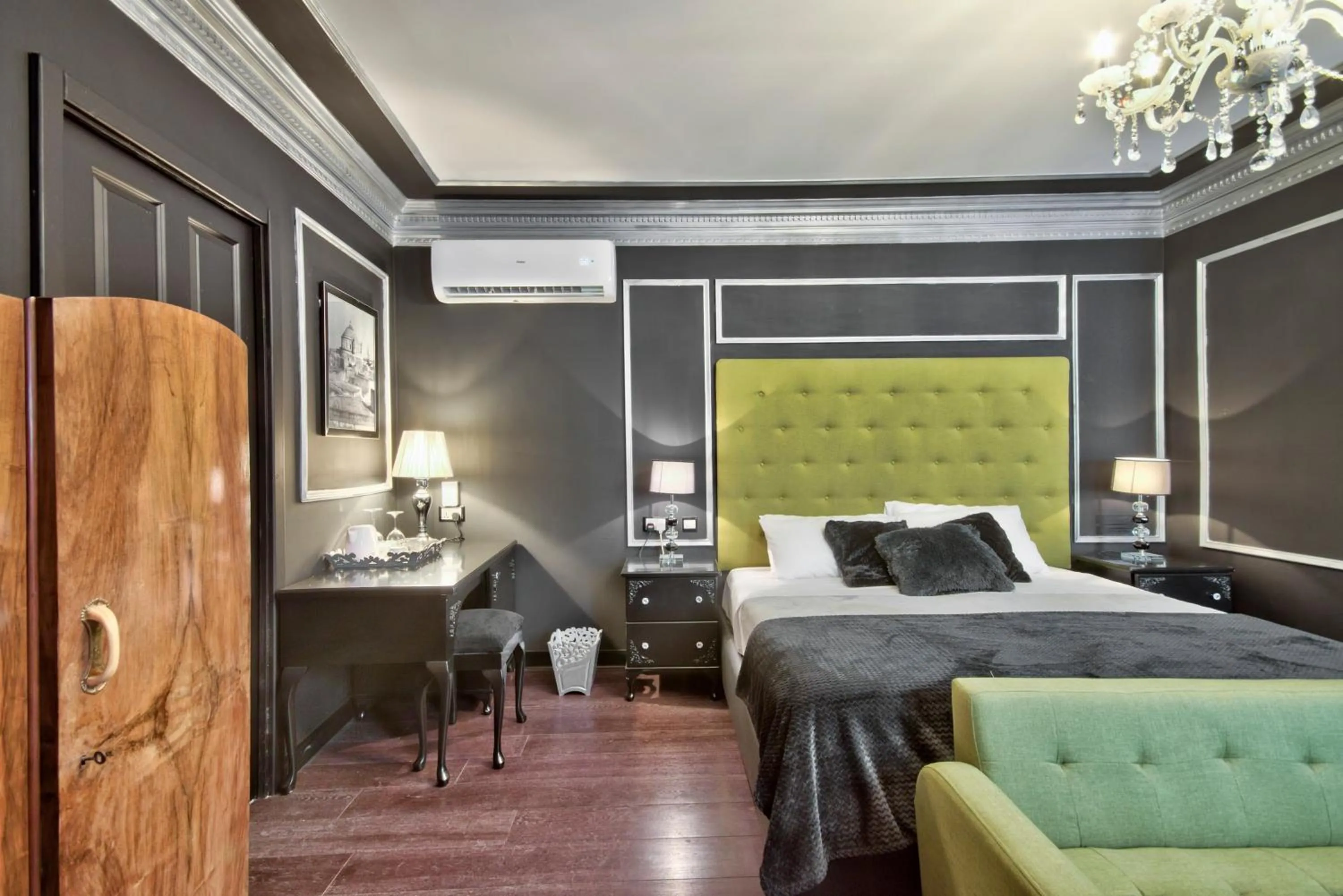 Business facilities, Bed in Julina Boutique Living