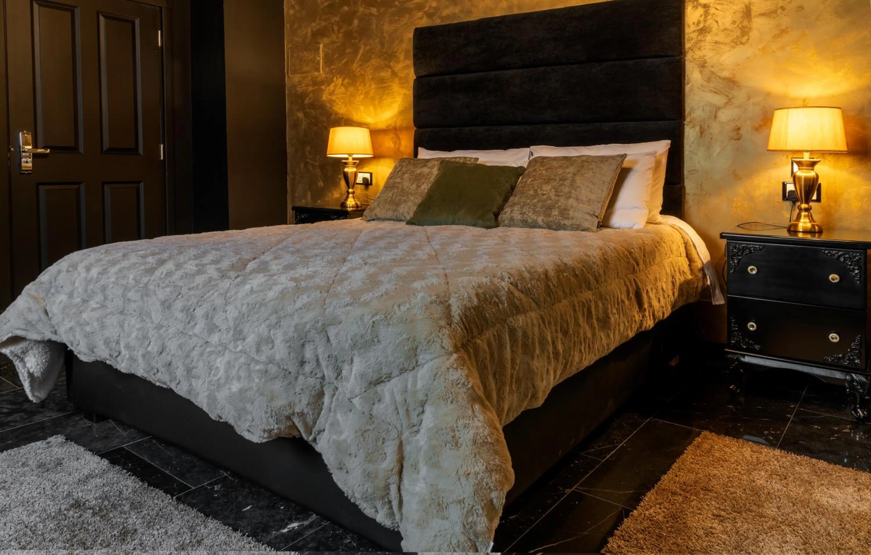Bed in Julina Boutique Living